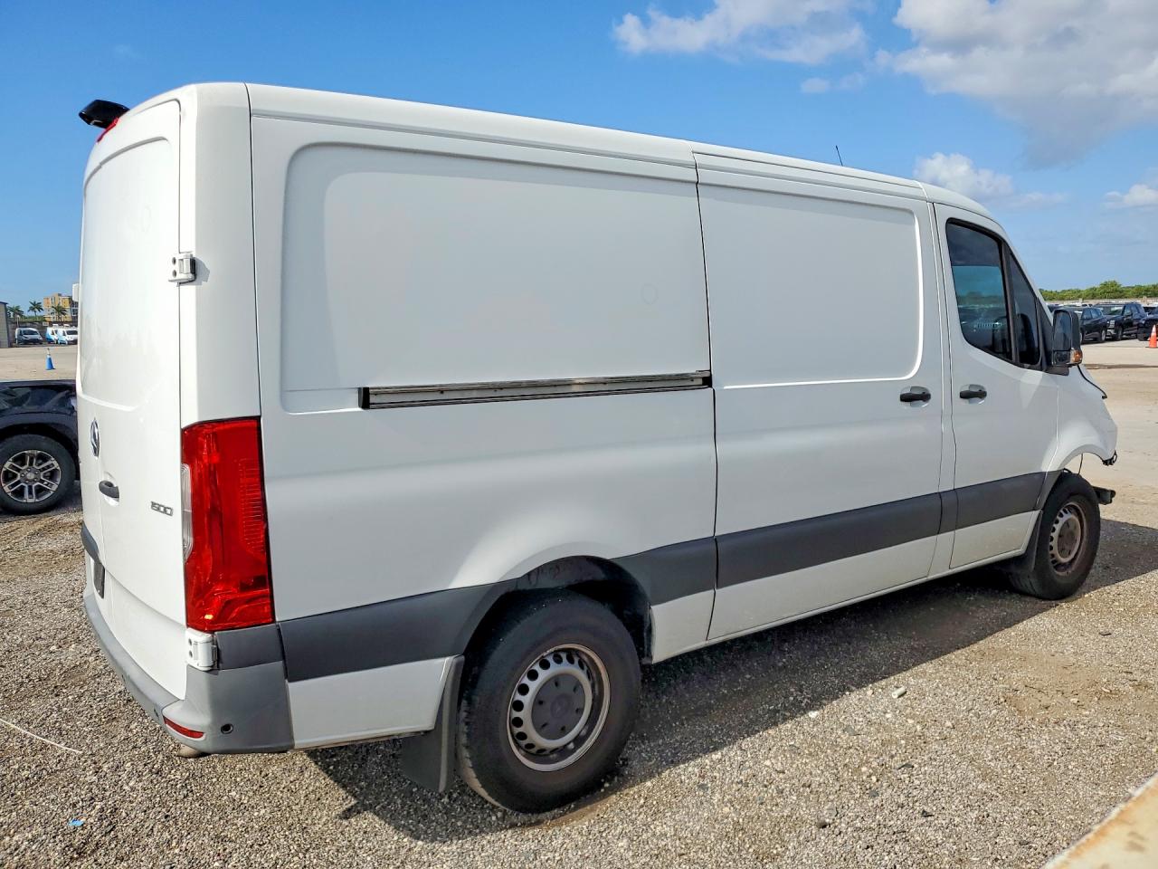 2022 Mercedes-Benz Sprinter VIN W1Y70BGY9NT088604 photo 3