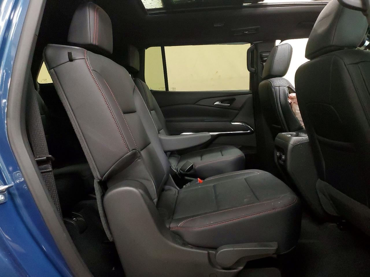 2026 Chevrolet Traverse VIN 1GNEVJKS3TJ100868 photo 11