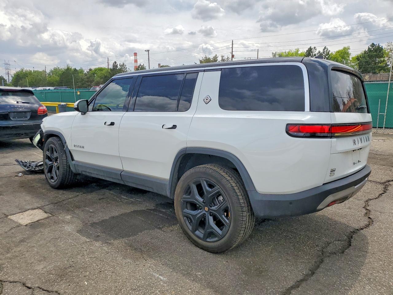 2024 Rivian Ris VIN 7PDSGCBAXRN031597 photo 2