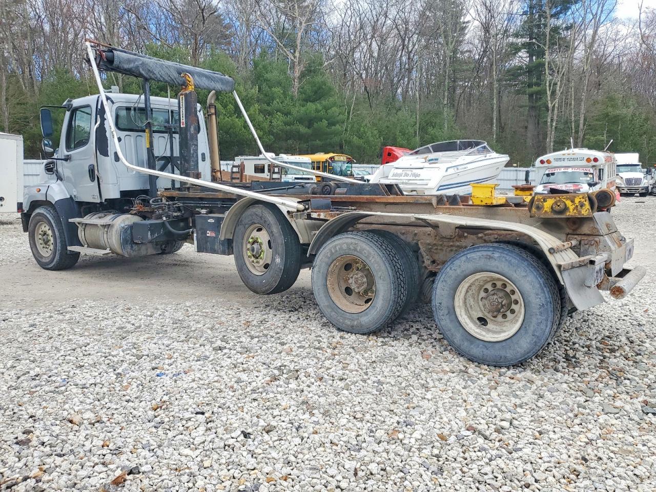 2013 FREIGHTLINER All models VIN 1FVMG3DV4DHFH8939 photo 3