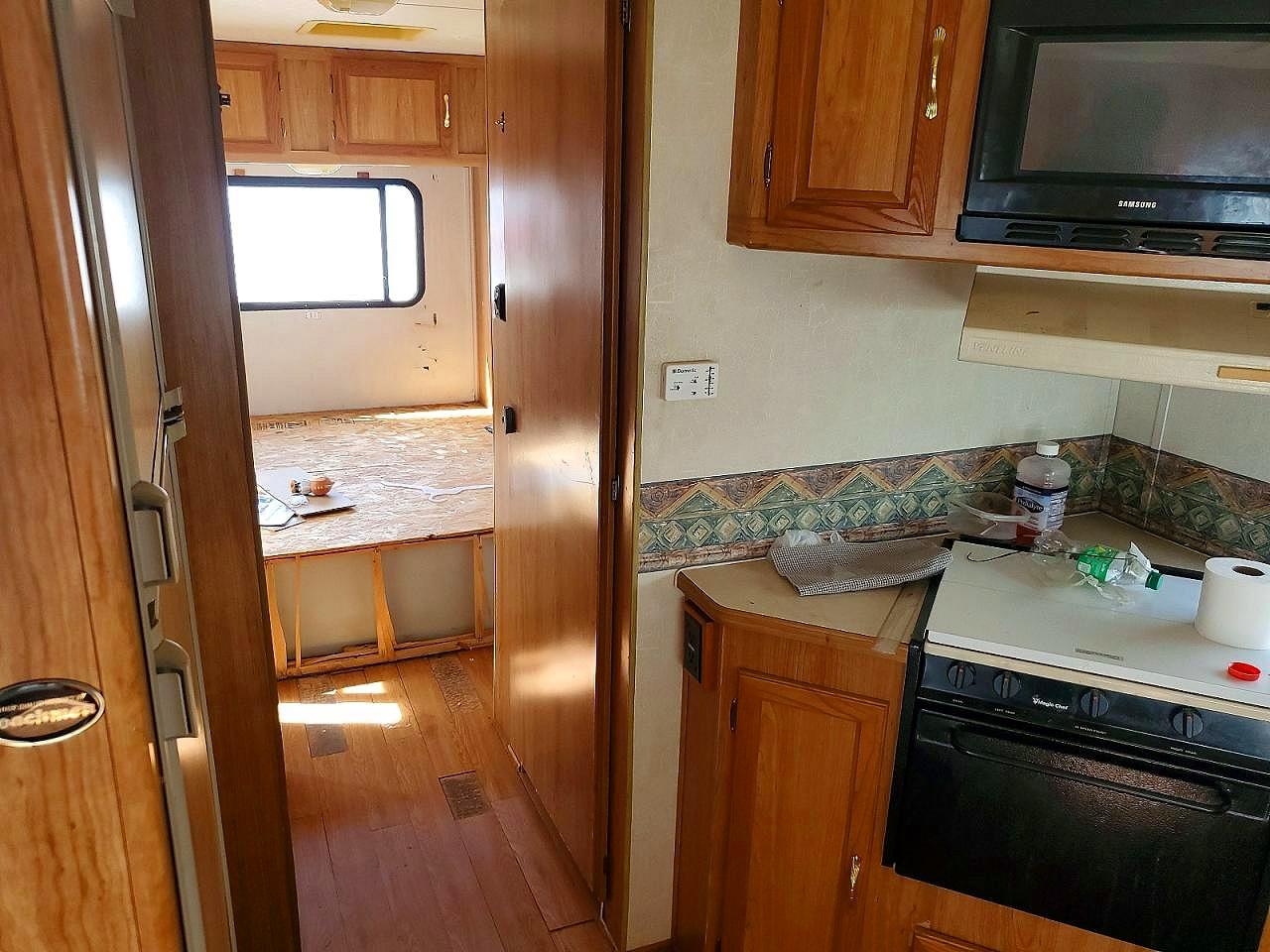 1999 Econoline VIN 1FDXE40S5XHA44673 photo 6