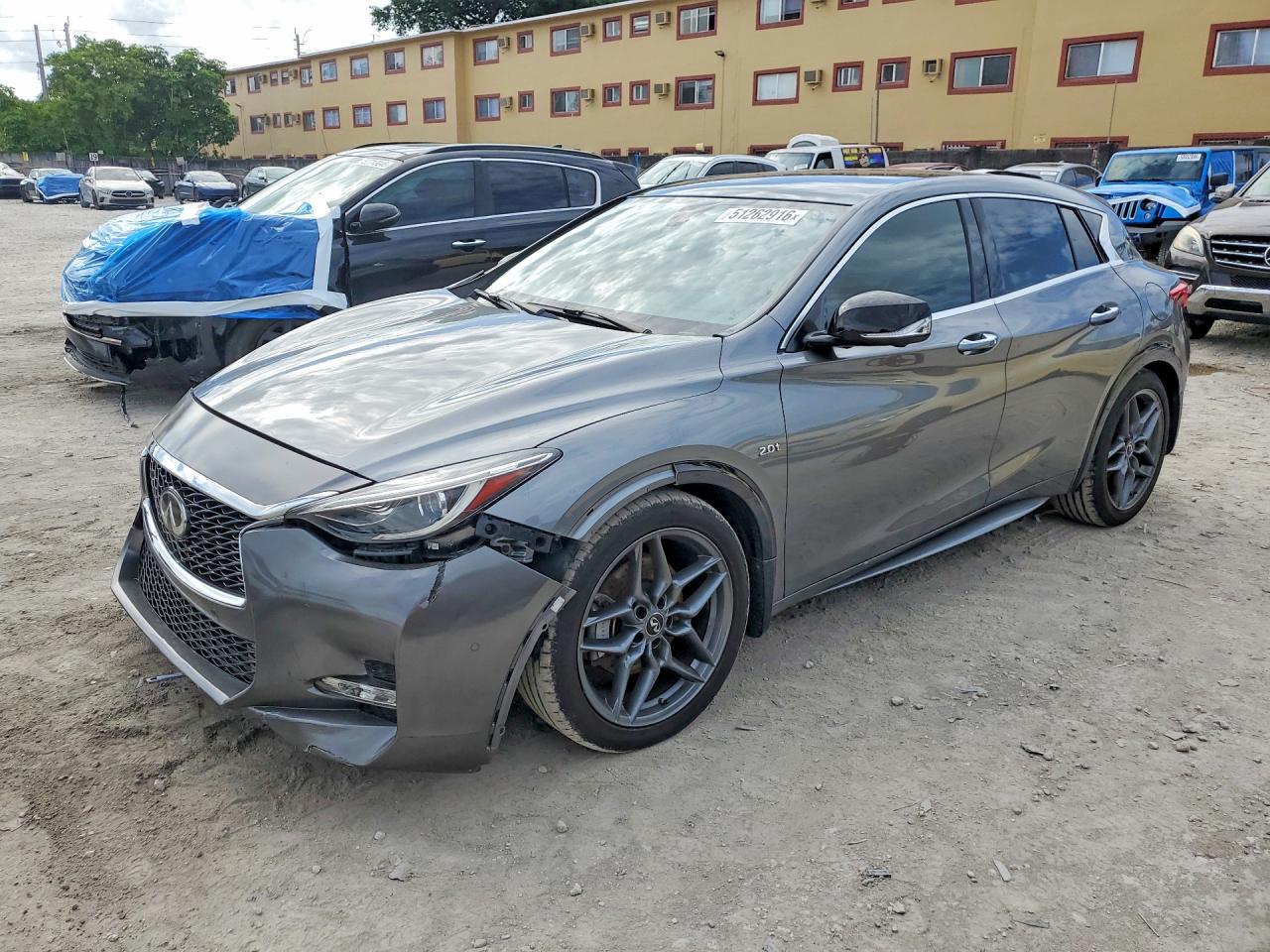 2019 Infiniti Qx30 sport VIN SJKCH5CP1KA011093 photo 1