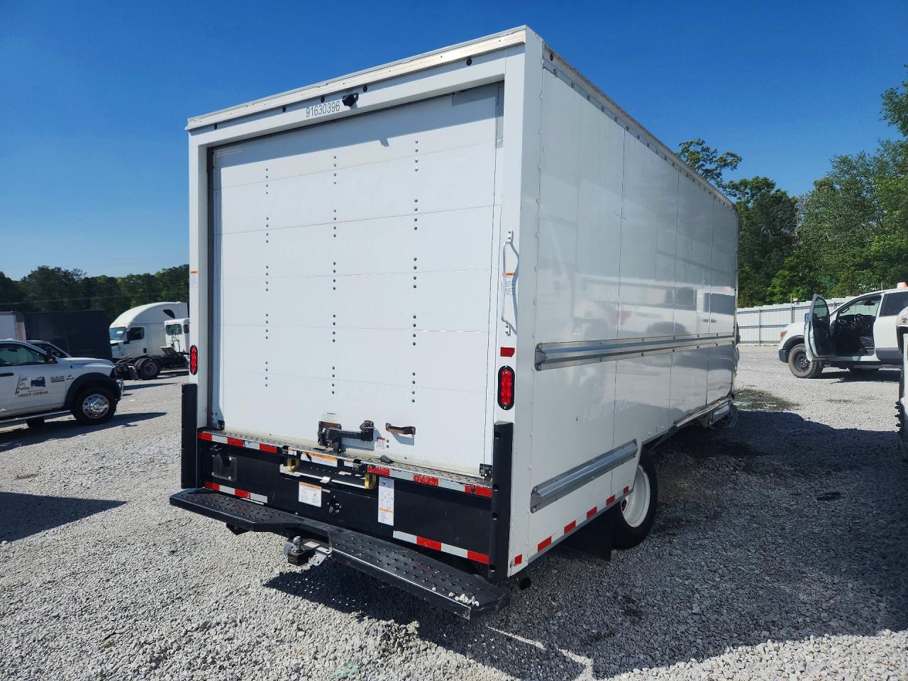 2023 GMC Savana VIN 7GZ37TC73PN008645 photo 3