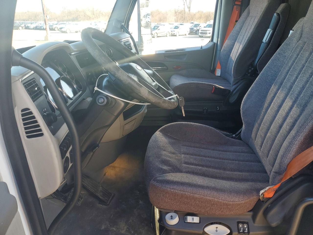 2019 PETERBILT All other VIN 1XPBDP9X7KD613104 photo 5