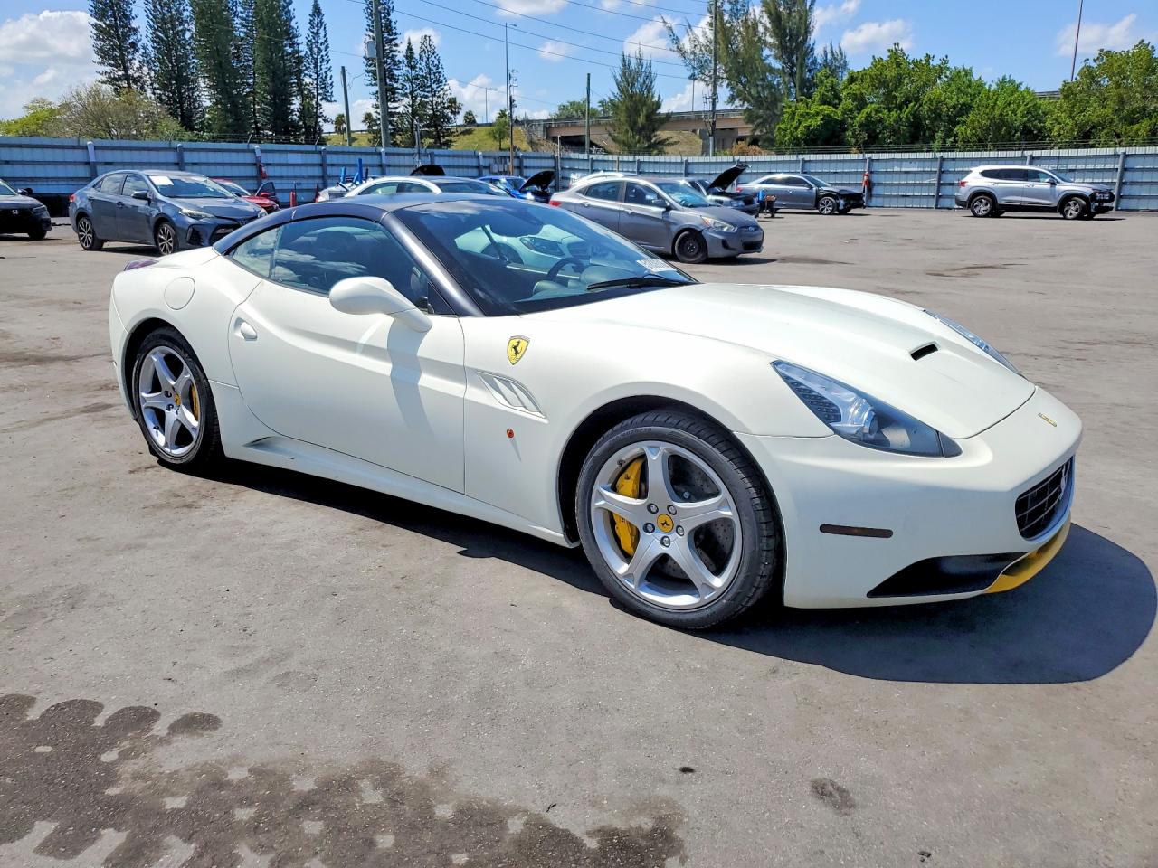 2011 Ferrari California VIN ZFF65LJA3B0178624 photo 4
