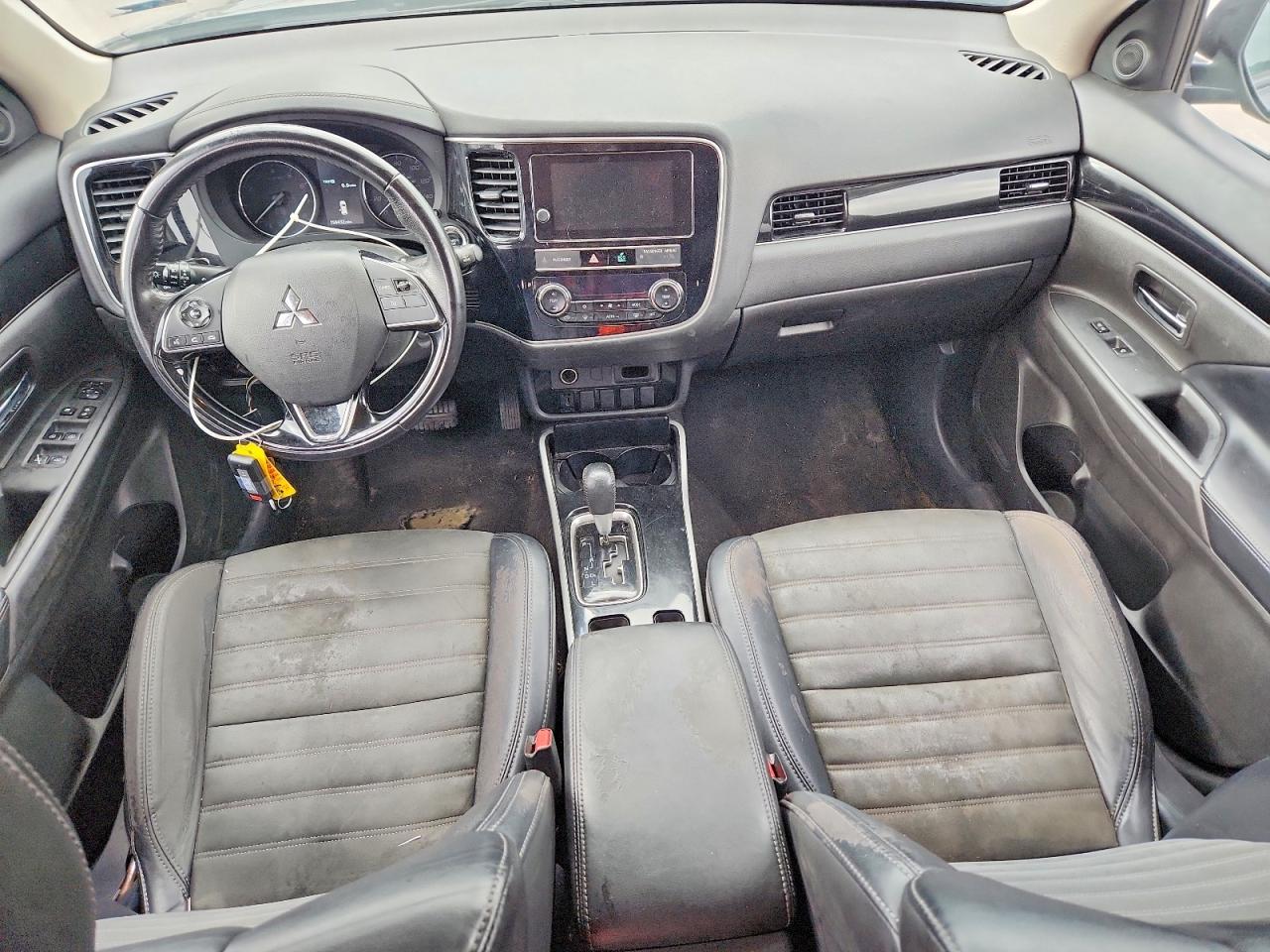 2019 Mitsubishi Outlander VIN JA4AD3A32KZ043136 photo 8