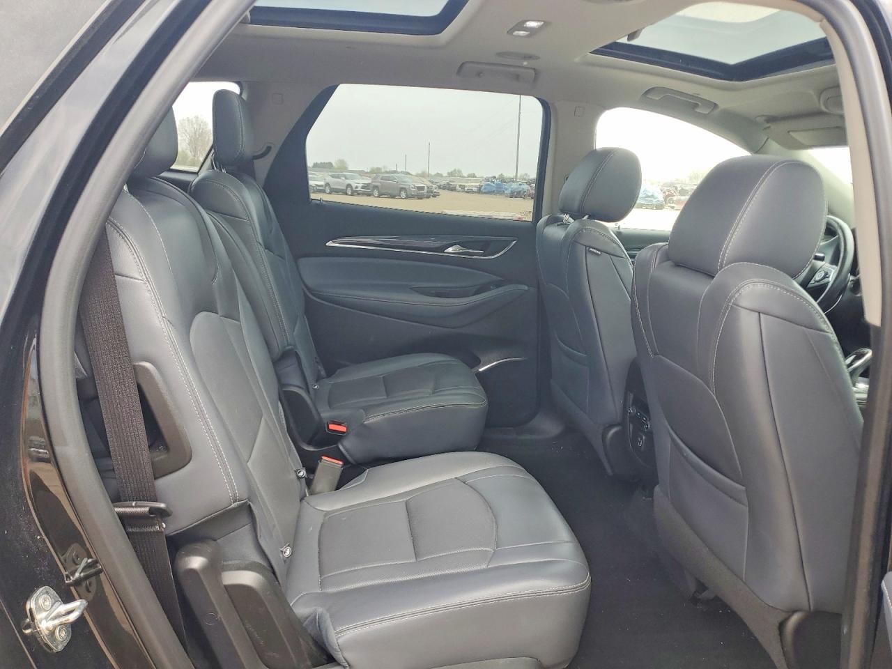 2018 Buick Enclave VIN 5GAERBKW6JJ208518 photo 11