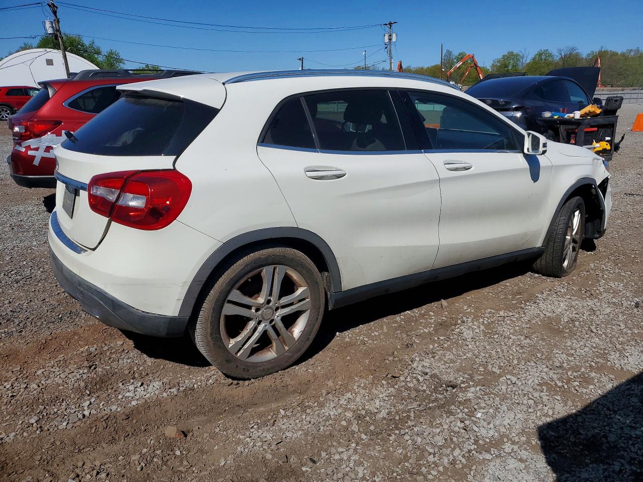2016 Mercedes Gla-class VIN WDCTG4EB0GJ219372 photo 3