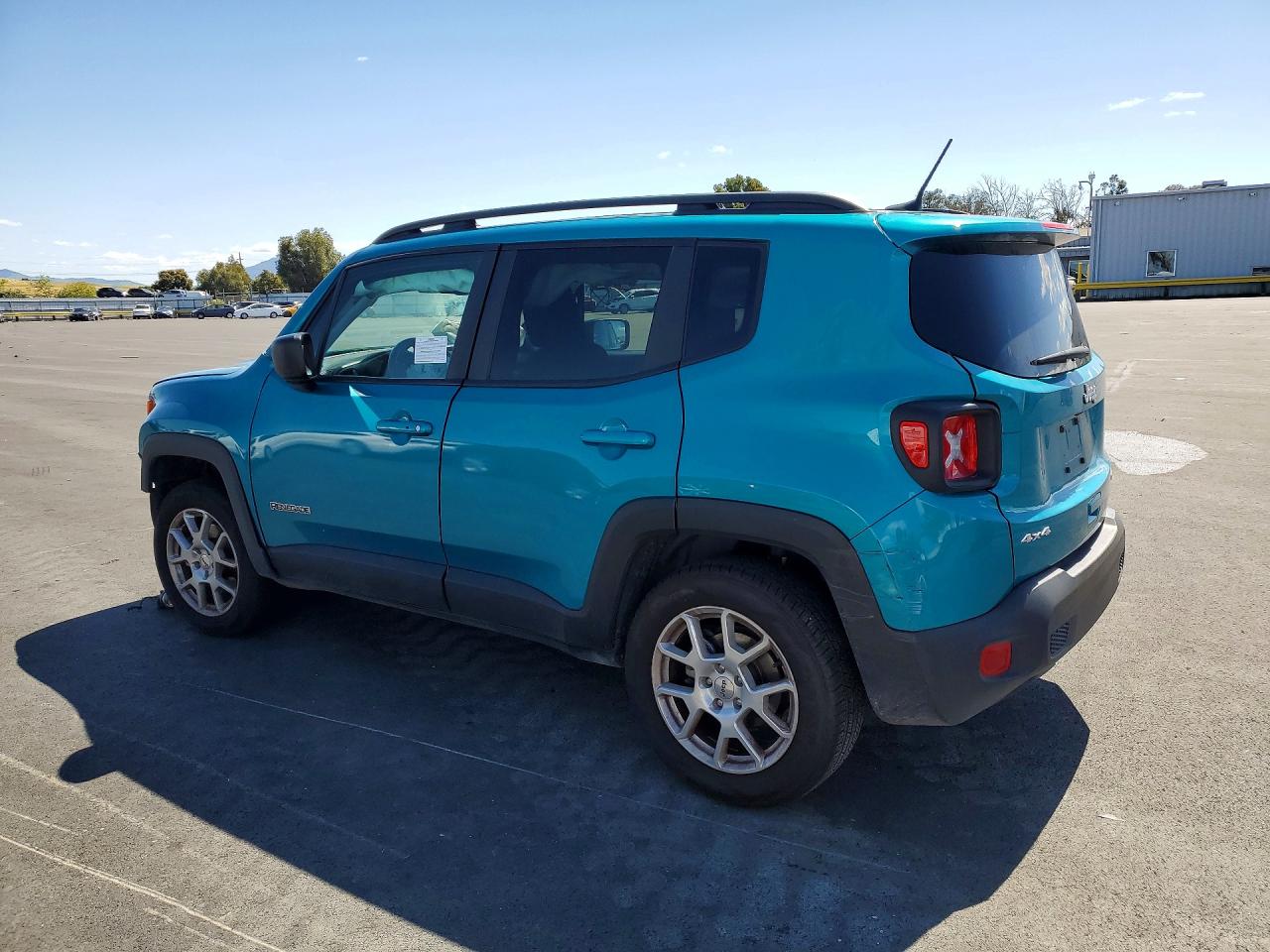 2022 Jeep Renegade VIN ZACNJDB13NPN98065 photo 2