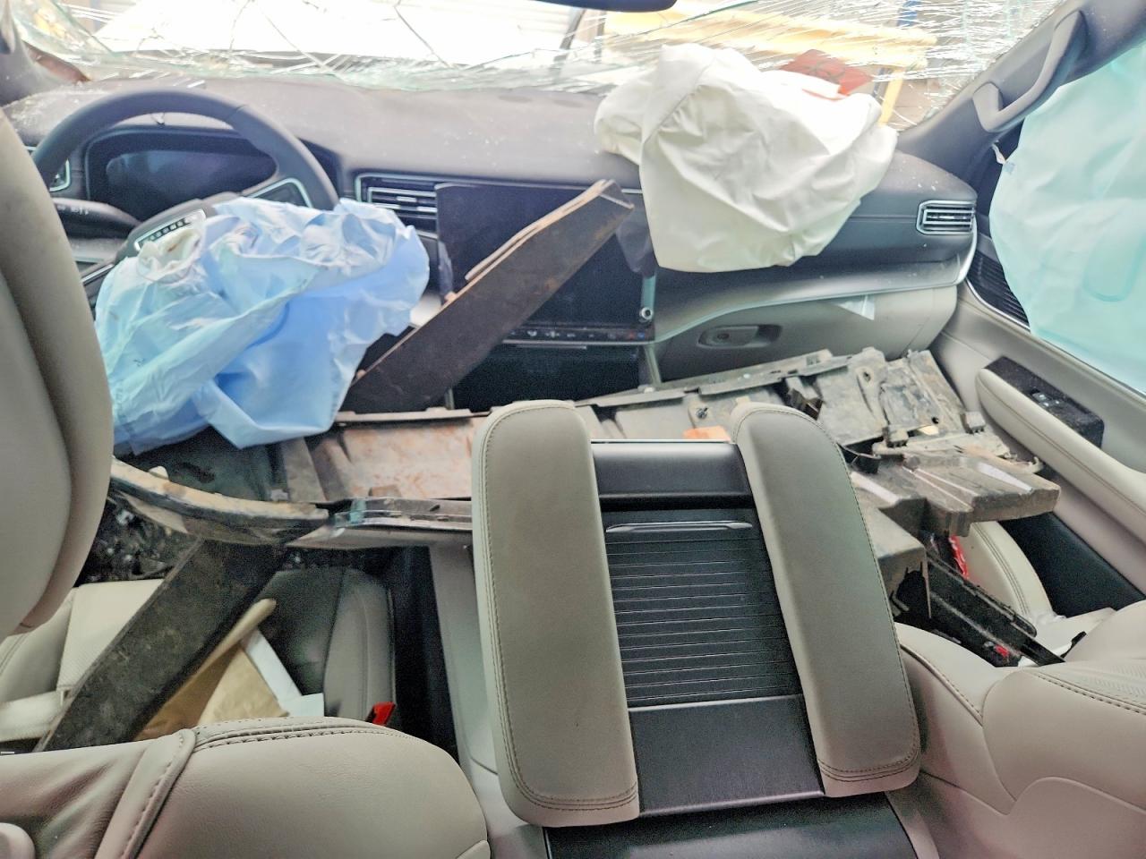 2025 Jeep Wagoneer VIN 1C4SJVBP1SS530224 photo 8