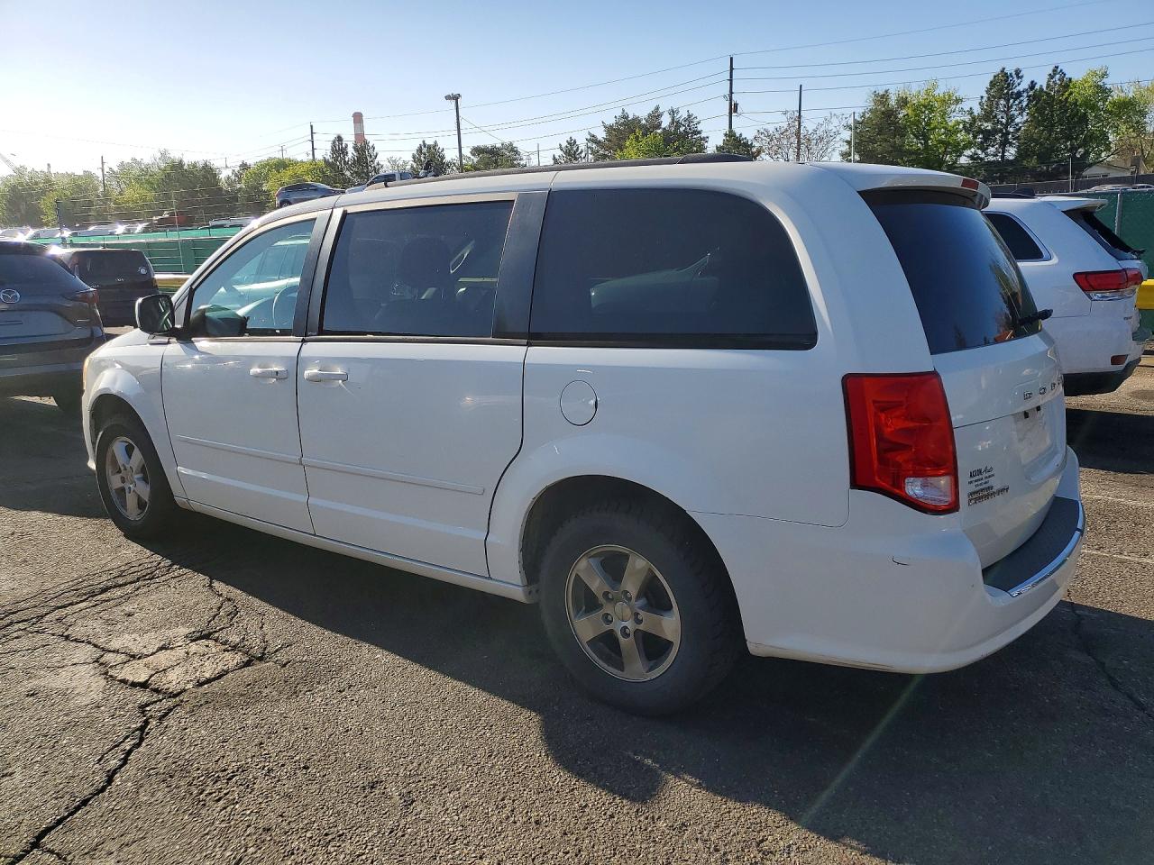 2012 Dodge Caravan VIN 2C4RDGCG4CR257461 photo 2