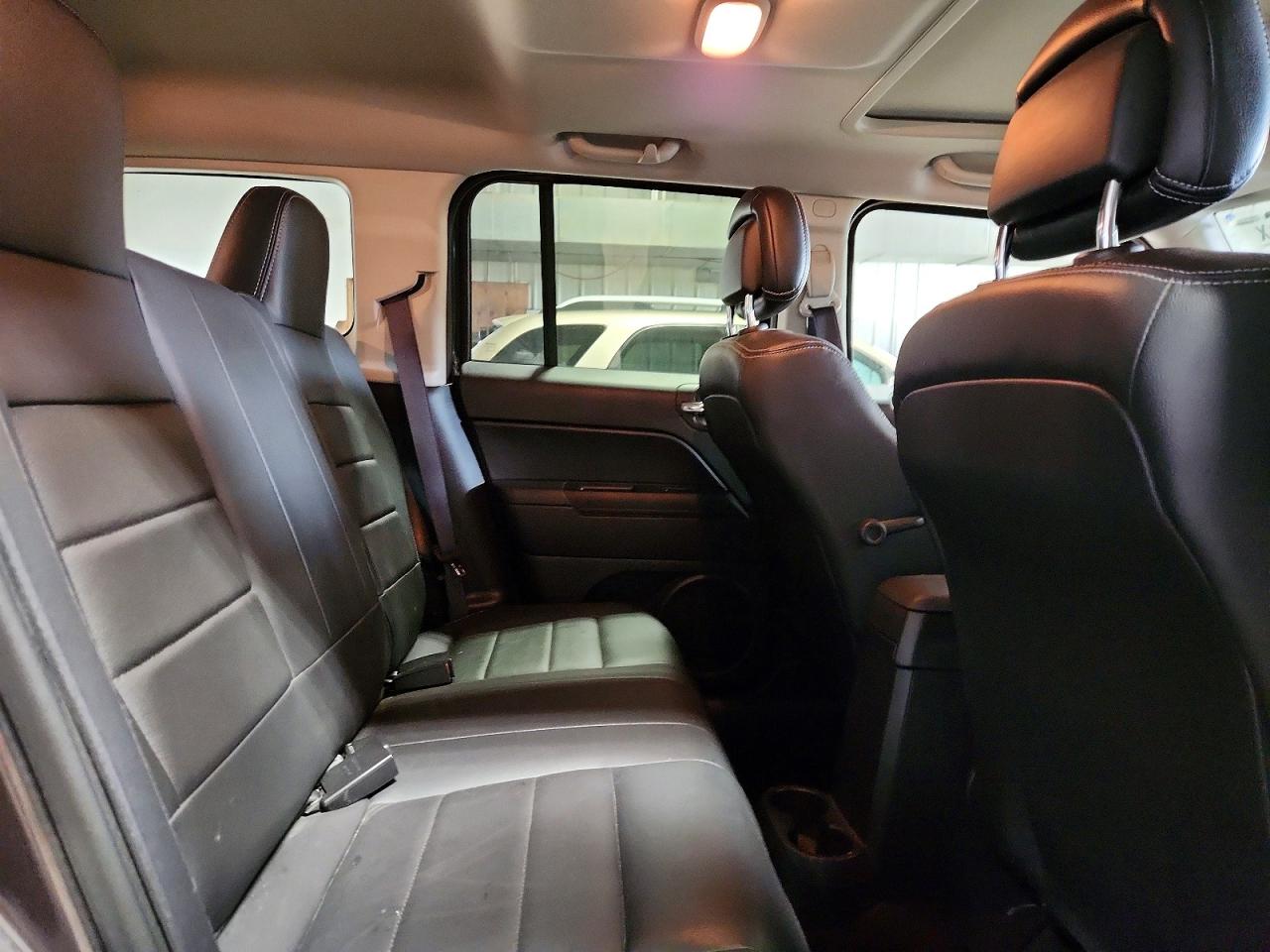 2016 Jeep Patriot VIN 1C4NJRFB3GD586101 photo 11