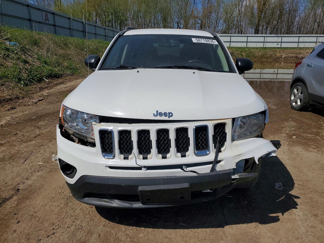 2013 Jeep Compass VIN 1C4NJDCB2DD245615 photo 5