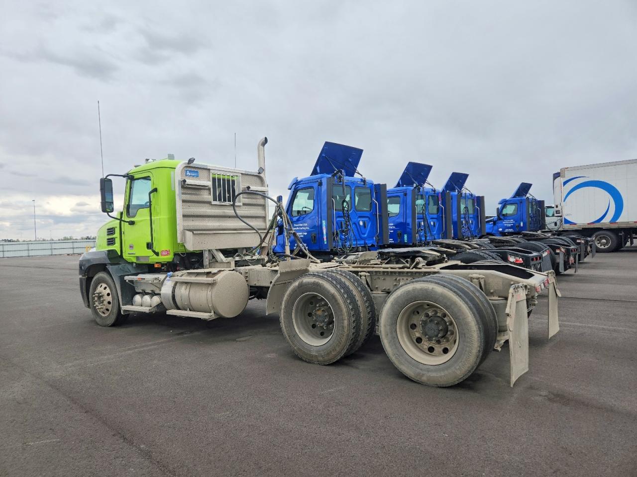 2025 MACK All other VIN 1M1AN4GY4SM048802 photo 3