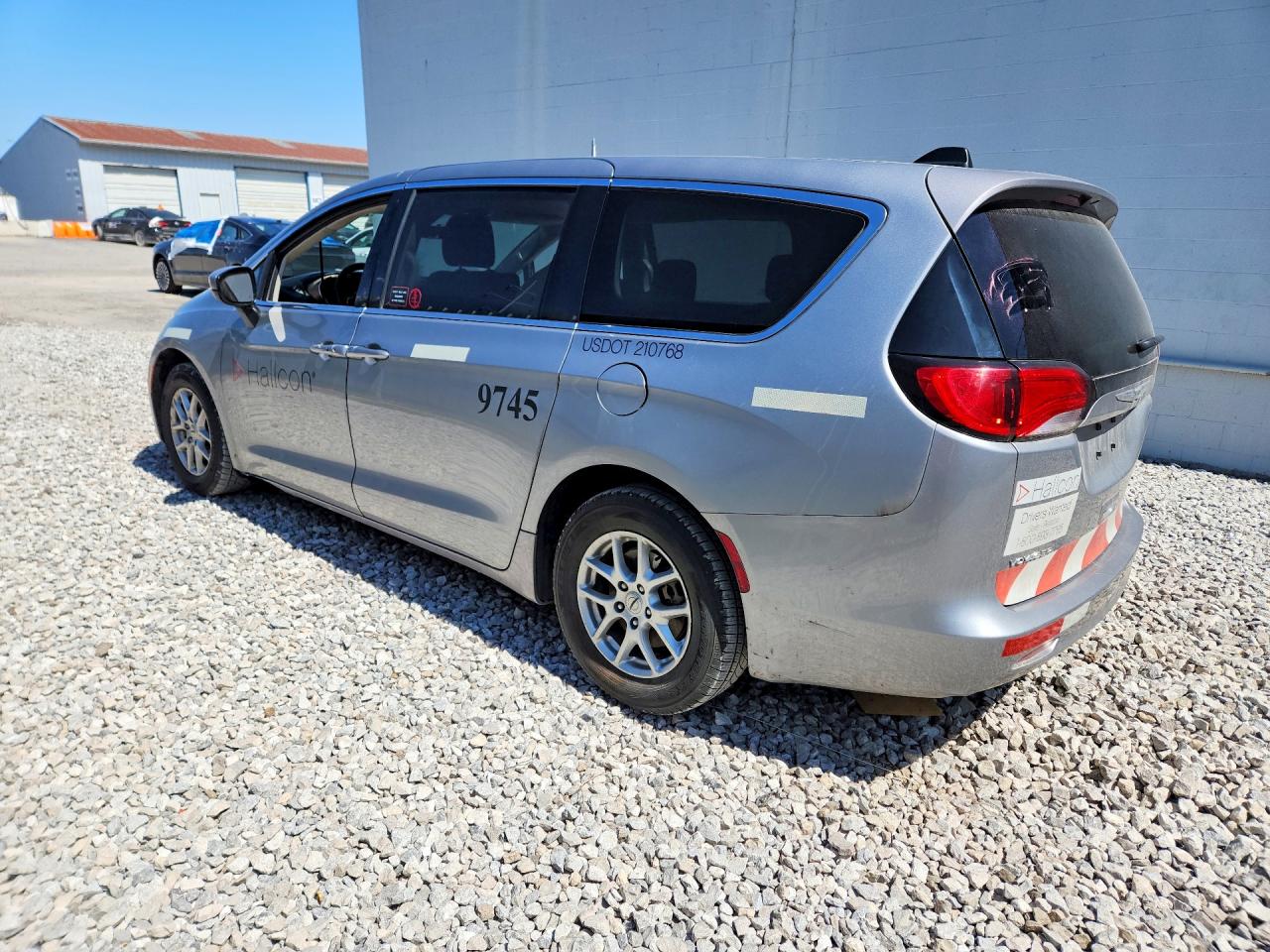 2021 Chrysler Minivan VIN 2C4RC1CG9MR580275 photo 2