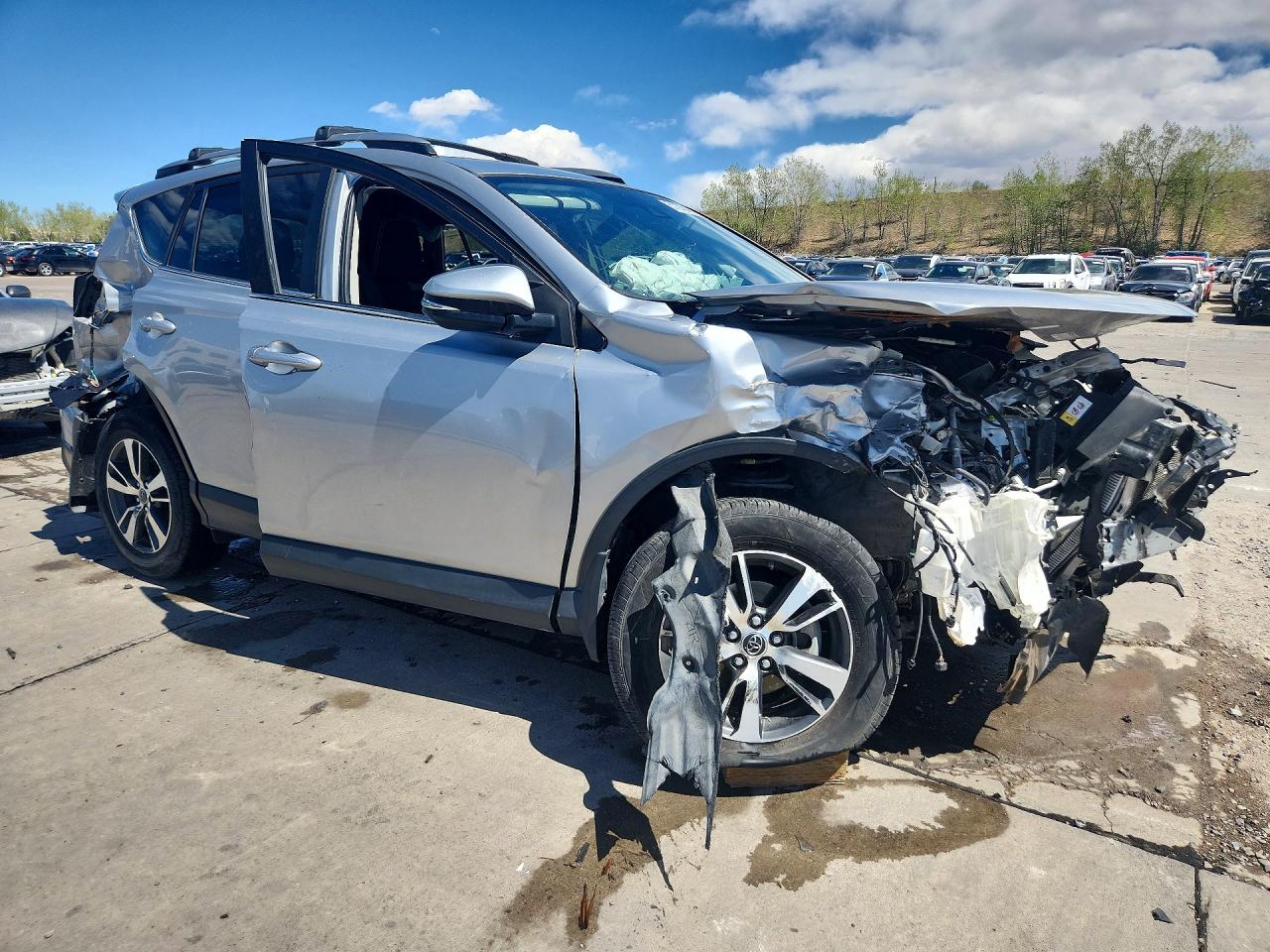 2018 TOYOTA Rav4 VIN JTMRFREV5JJ211172 photo 4
