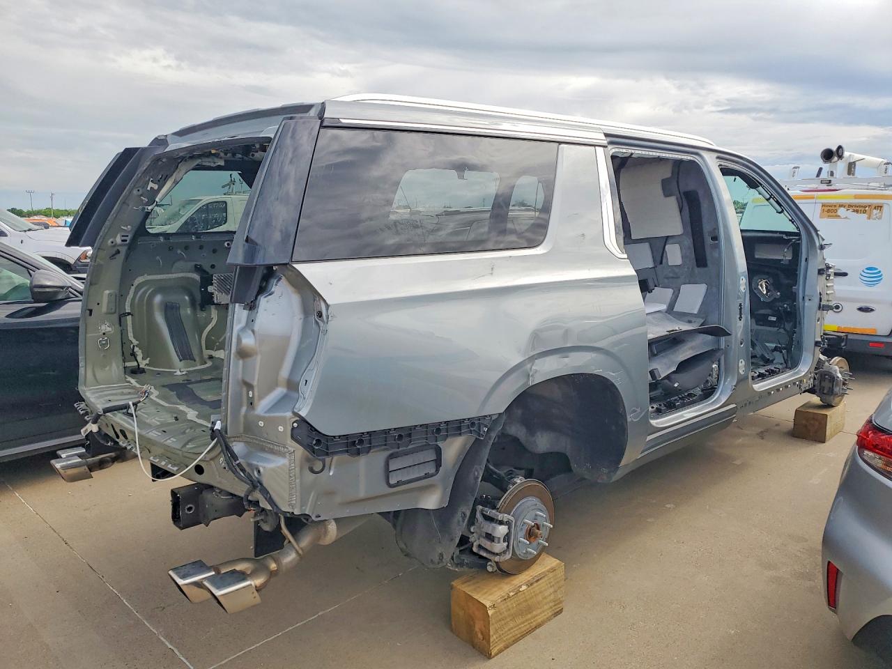 2025 GMC Yukon VIN 1GKS2JRL2SR232186 photo 3