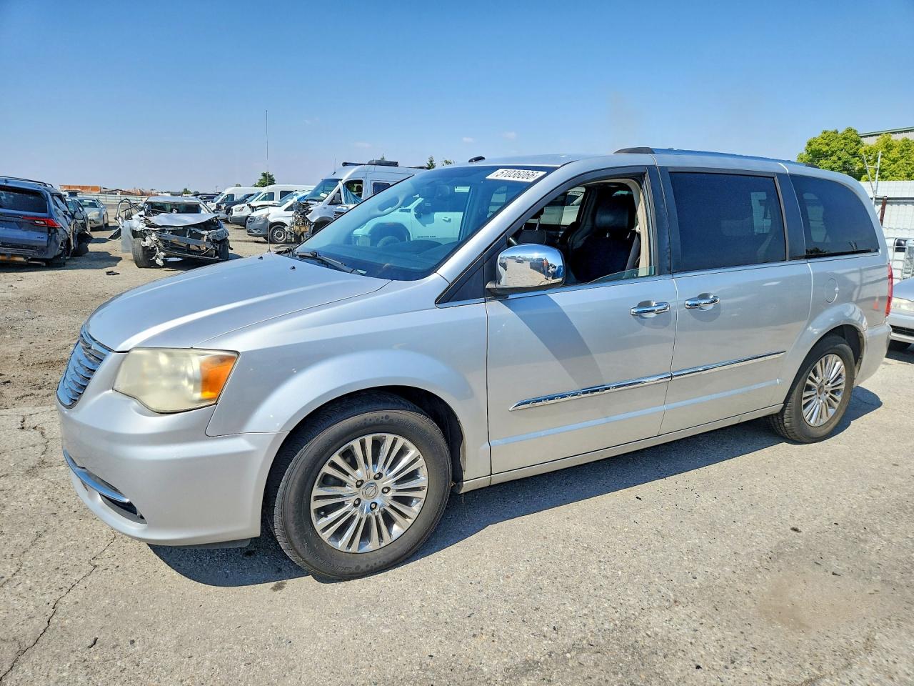 2011 Chrysler Minivan VIN 2A4RR6DG1BR610838 photo 1