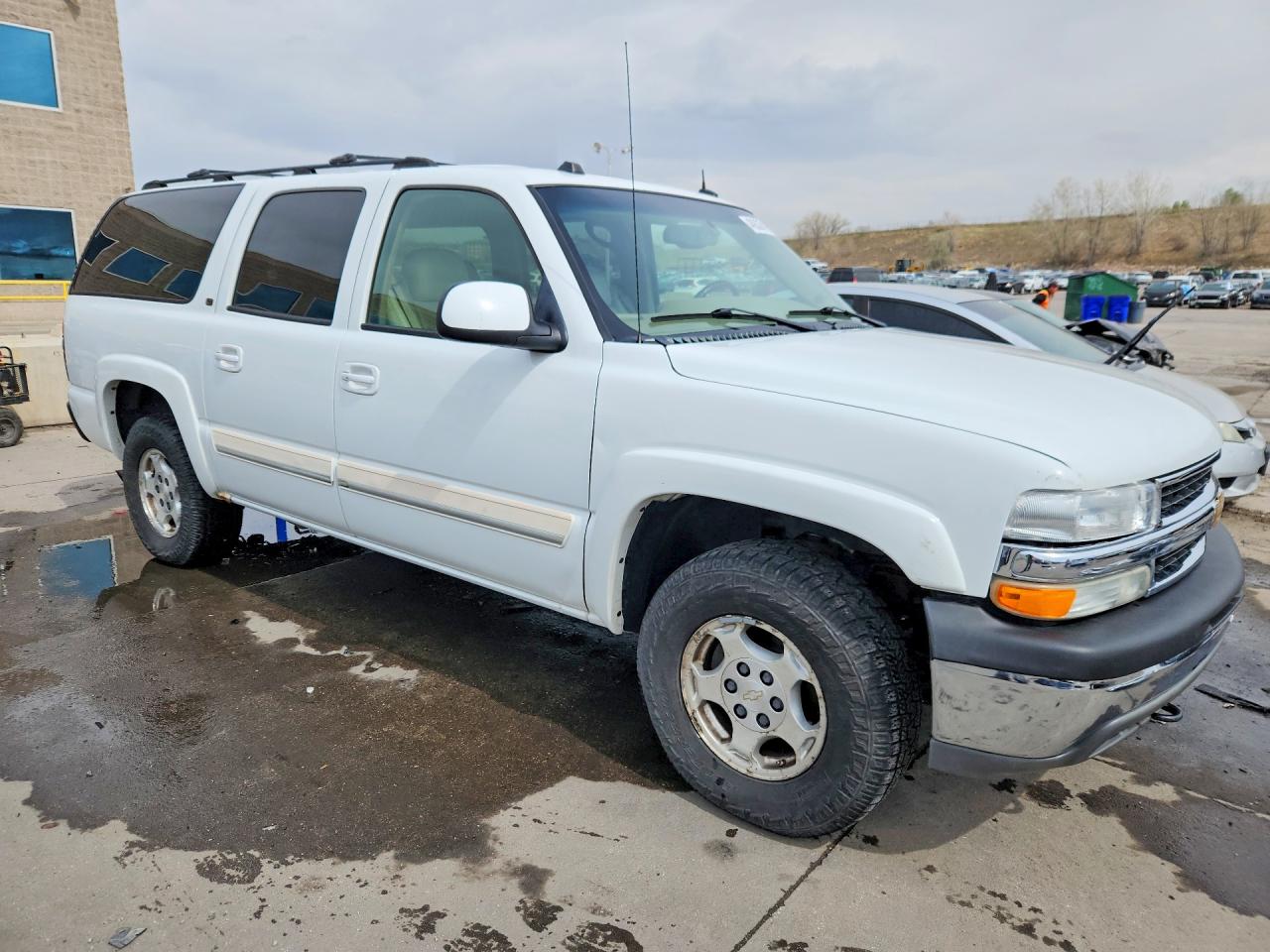 2004 Chevrolet Suburban VIN 1GNFK16TX4J204484 photo 4