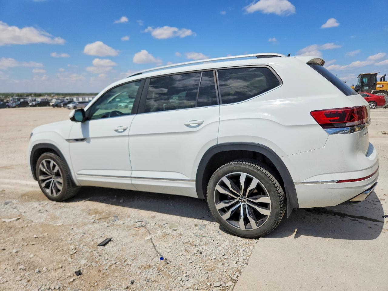 2021 Volkswagen Atlas VIN 1V2SR2CA8MC534722 photo 2