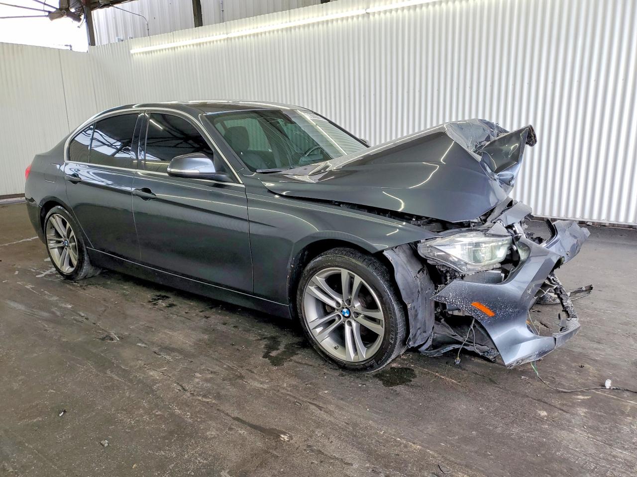 2017 BMW 3 series VIN WBA8B9G38HNU51934 photo 4