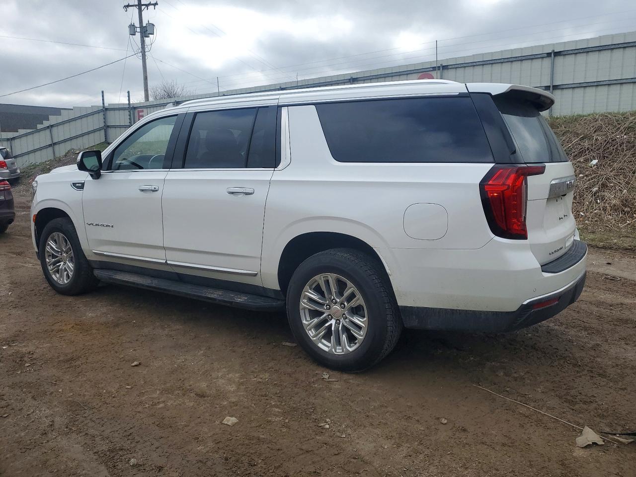2021 GMC Yukon VIN 1GKS2GKD1MR148367 photo 2