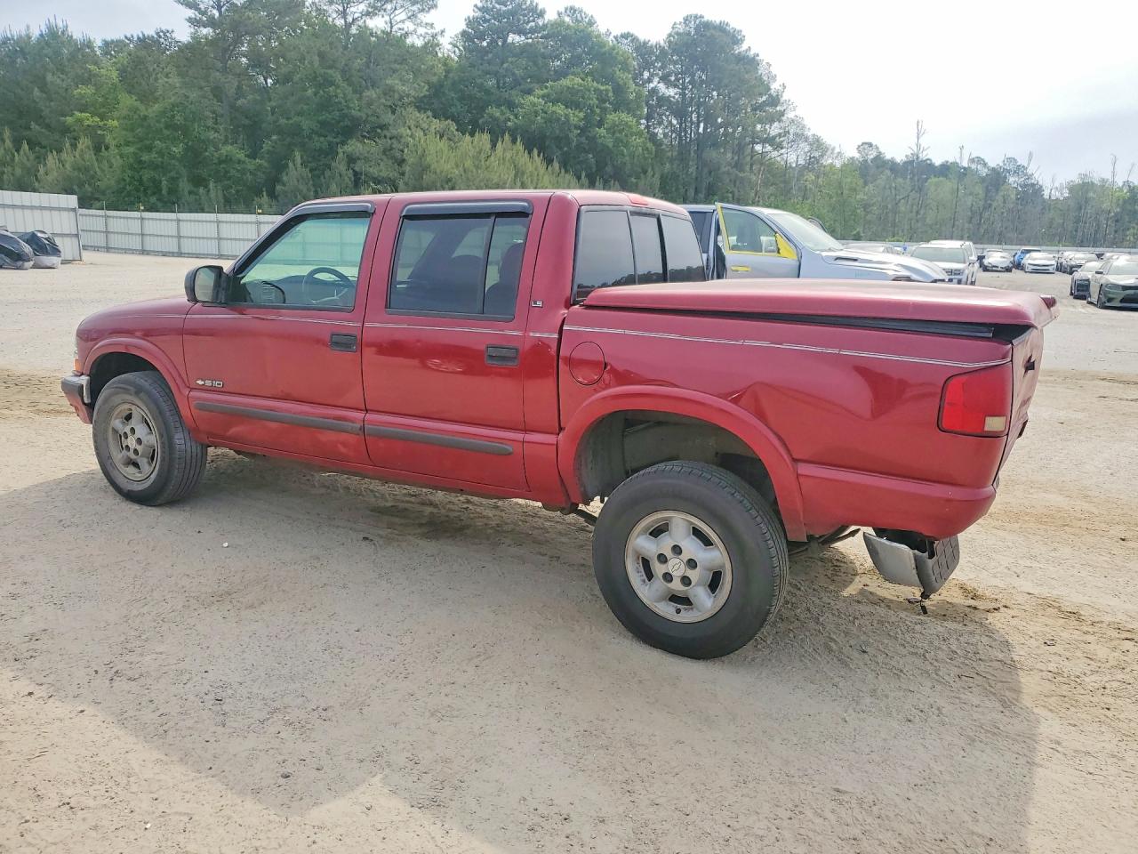 2002 CHEV S10 VIN 1GCDT13WX2K194218 photo 2