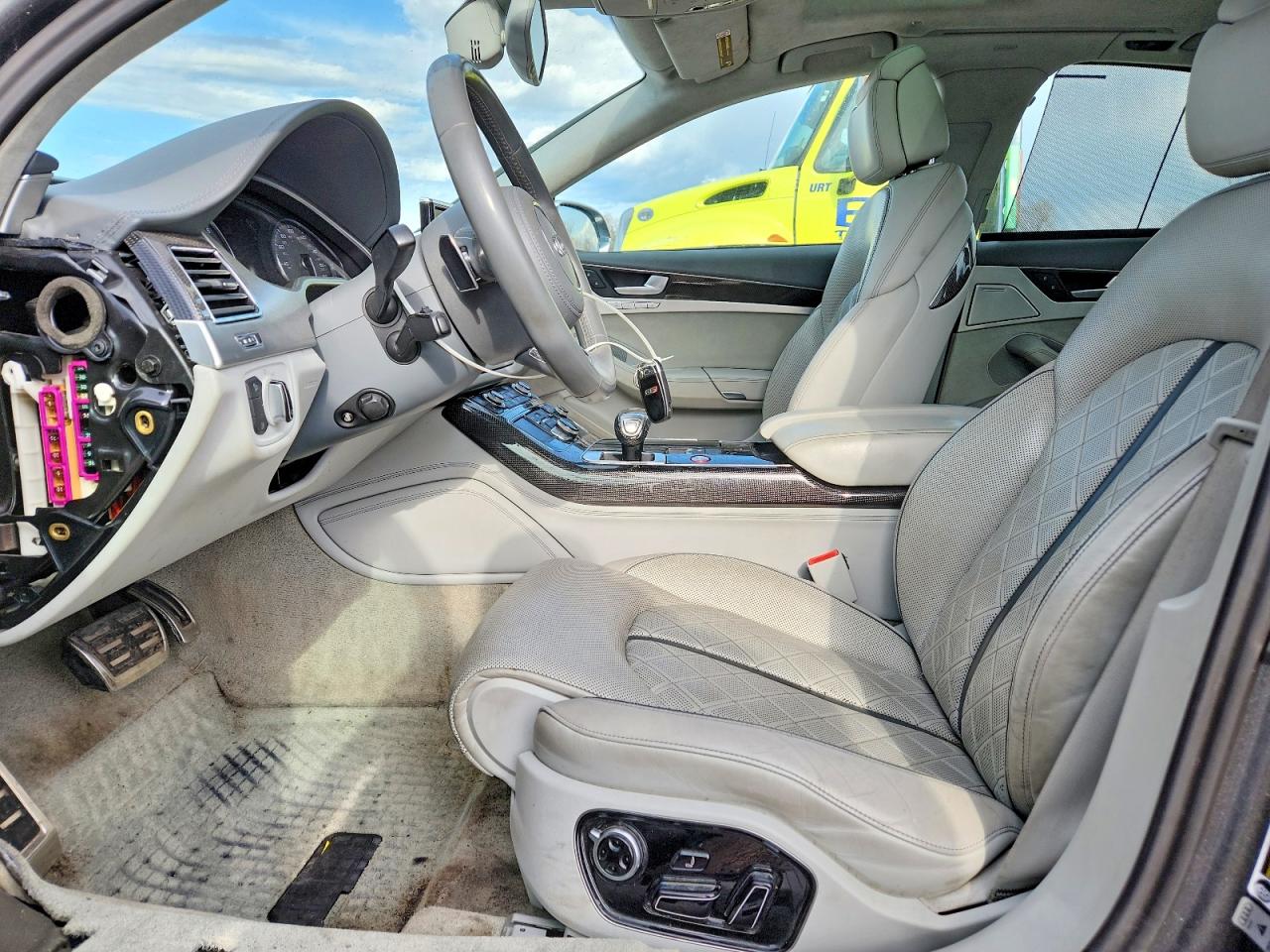 2014 Audi S8 VIN WAUD2AFD1EN002875 photo 7