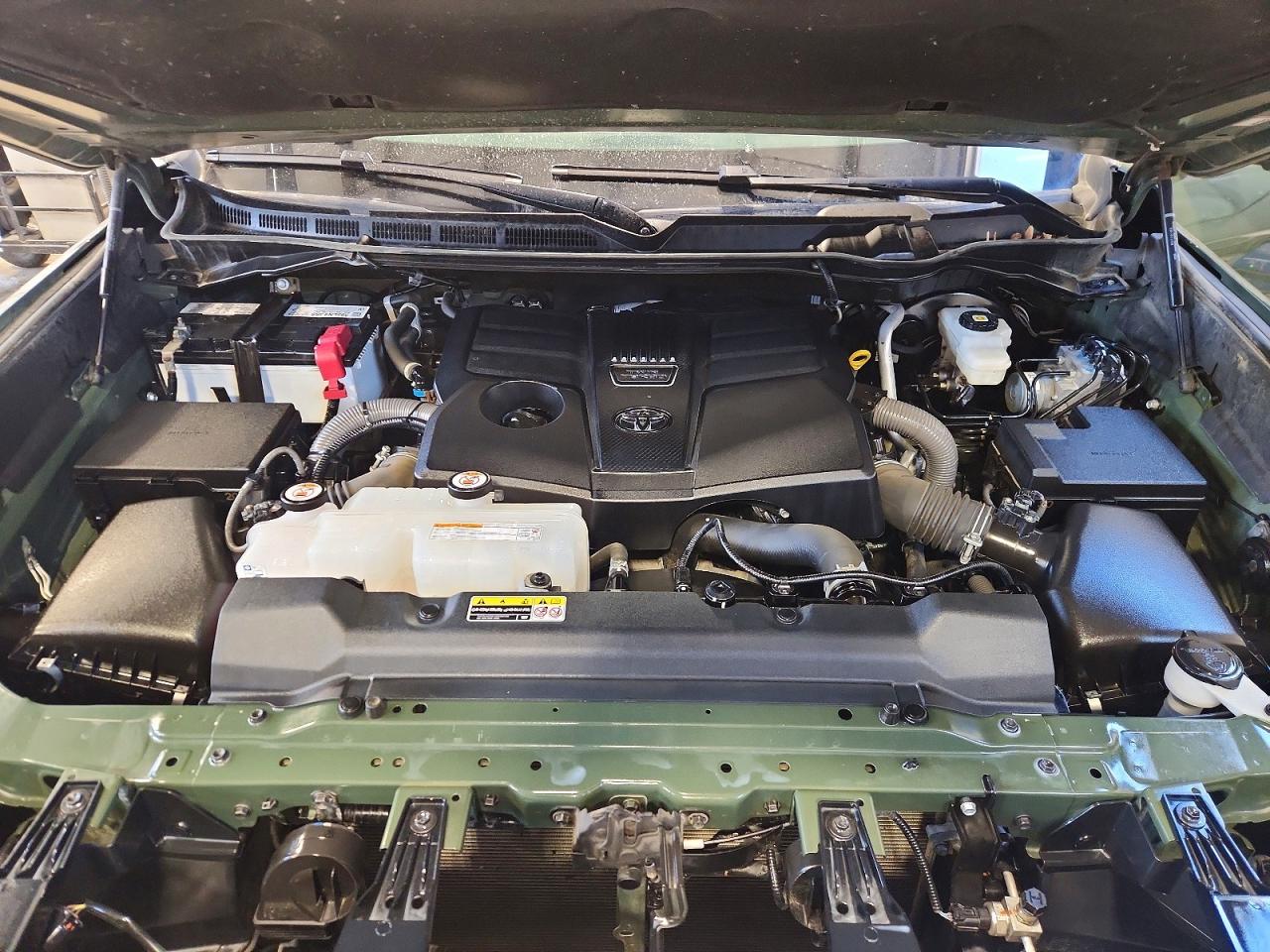 2022 Toyota Tundra VIN 5TFJA5DB1NX029726 photo 11