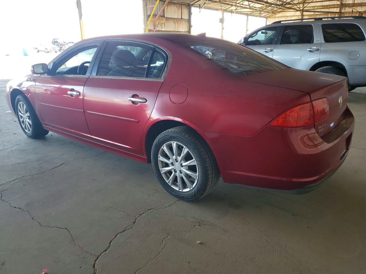 2011 Buick Lucerne VIN 1G4HA5EM0BU144499 photo 2
