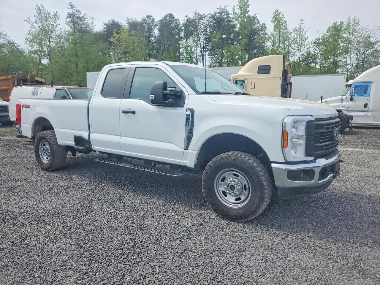 2025 Ford F250 VIN 1FT8X2BA0SEC64048 photo 4