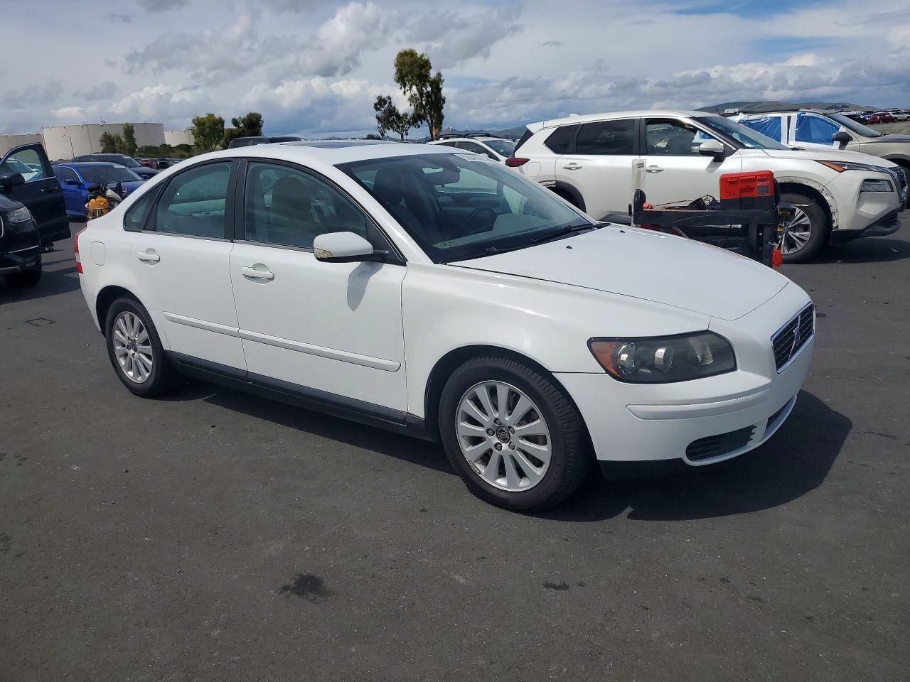 2005 Volvo S40 VIN YV1MS390452101810 photo 4