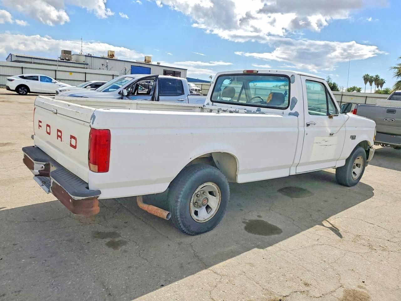 1994 Ford F150 VIN 1FTDF15Y4RLB12672 photo 3