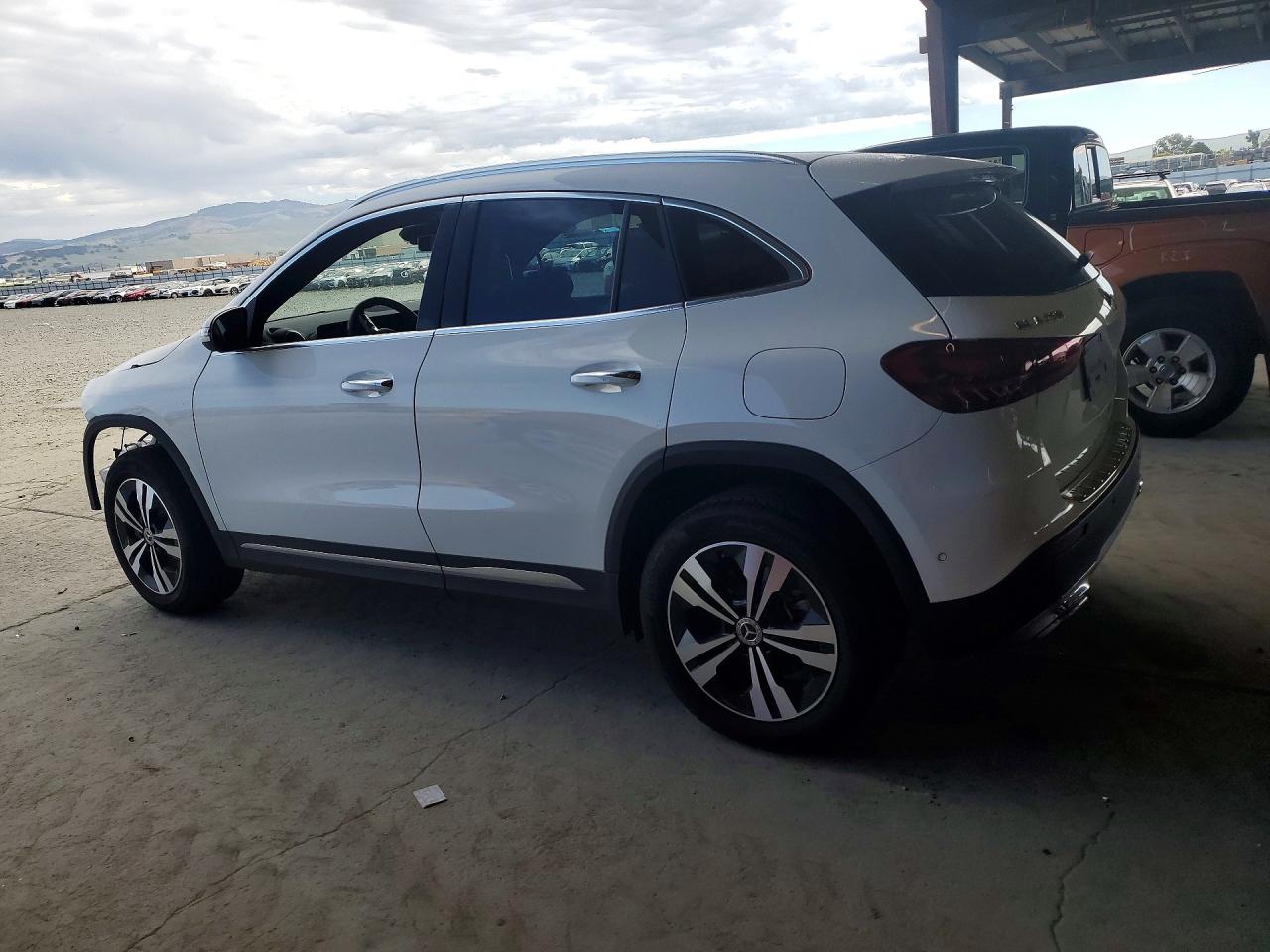 2025 Mercedes-Benz Gla-class VIN W1N4N4GB5SJ743728 photo 2