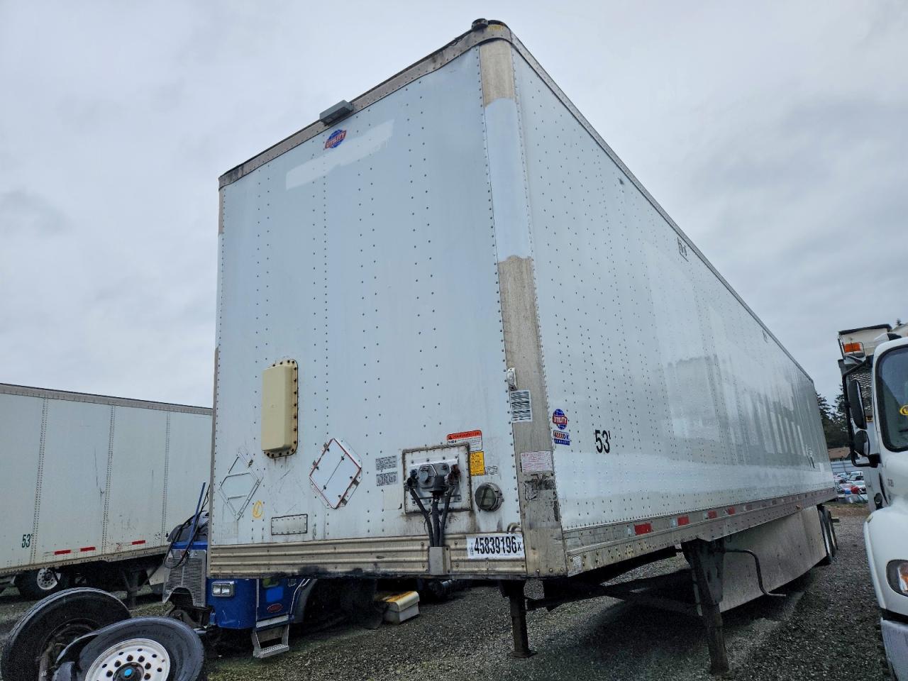 2015 UTILITY Dry freigh VIN 1UYVS2532FG088226 photo 2