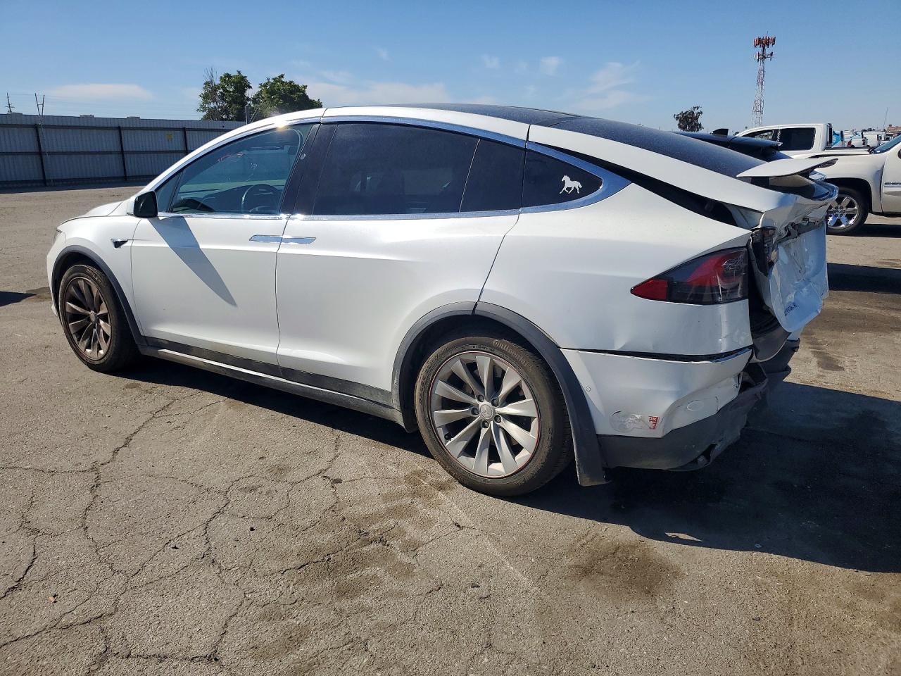 2017 Tesla Model x VIN 5YJXCAE28HF059123 photo 2