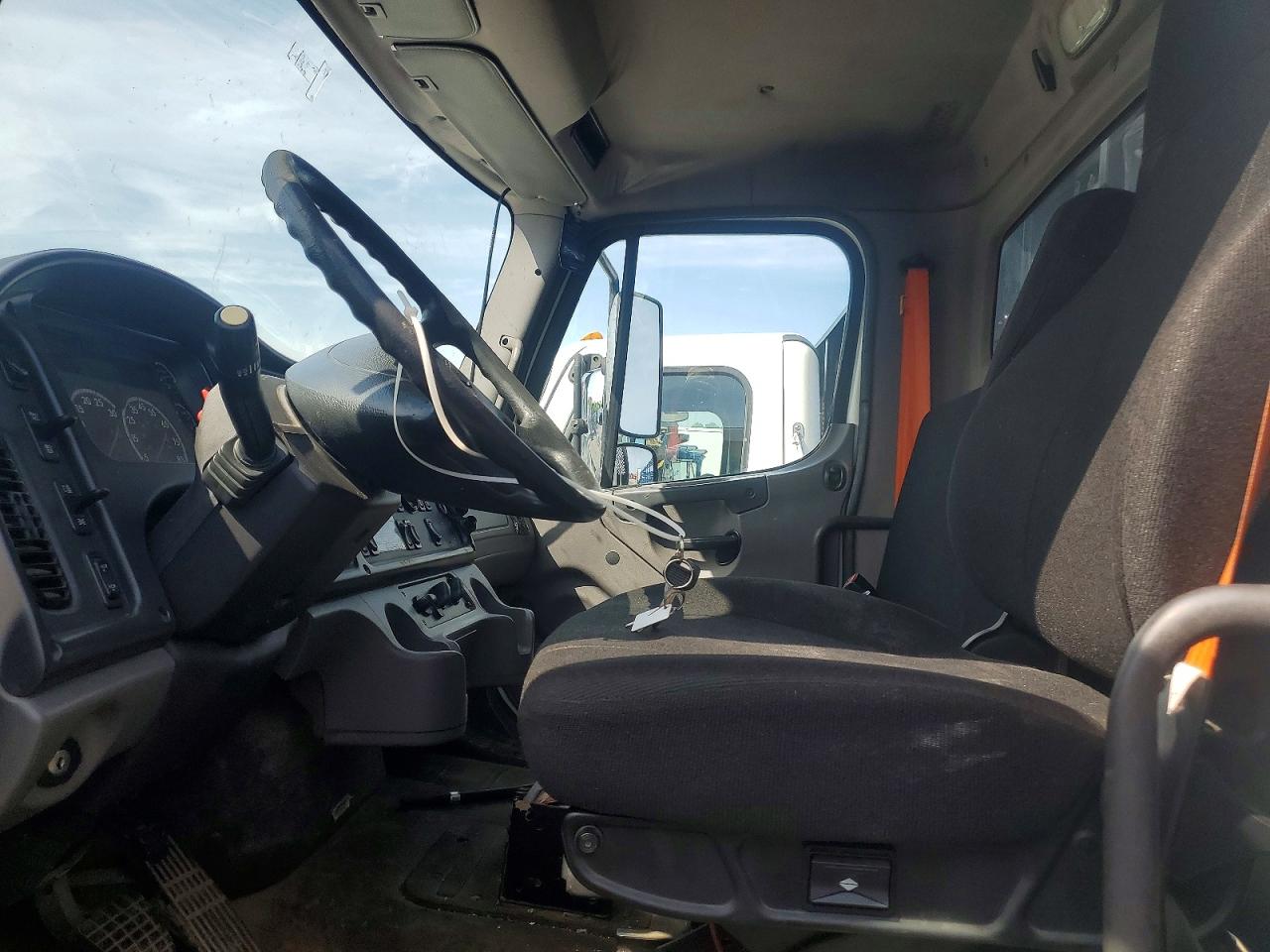 2017 FREIGHTLINER All other VIN 1FVHCYCYXHHHZ3886 photo 7