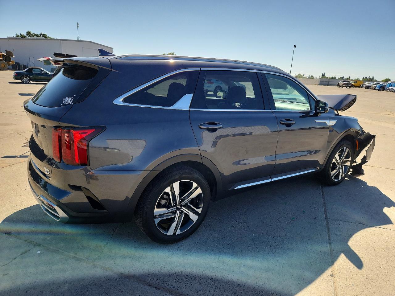 2023 Kia Sorento VIN KNDRHDLG6P5141832 photo 3