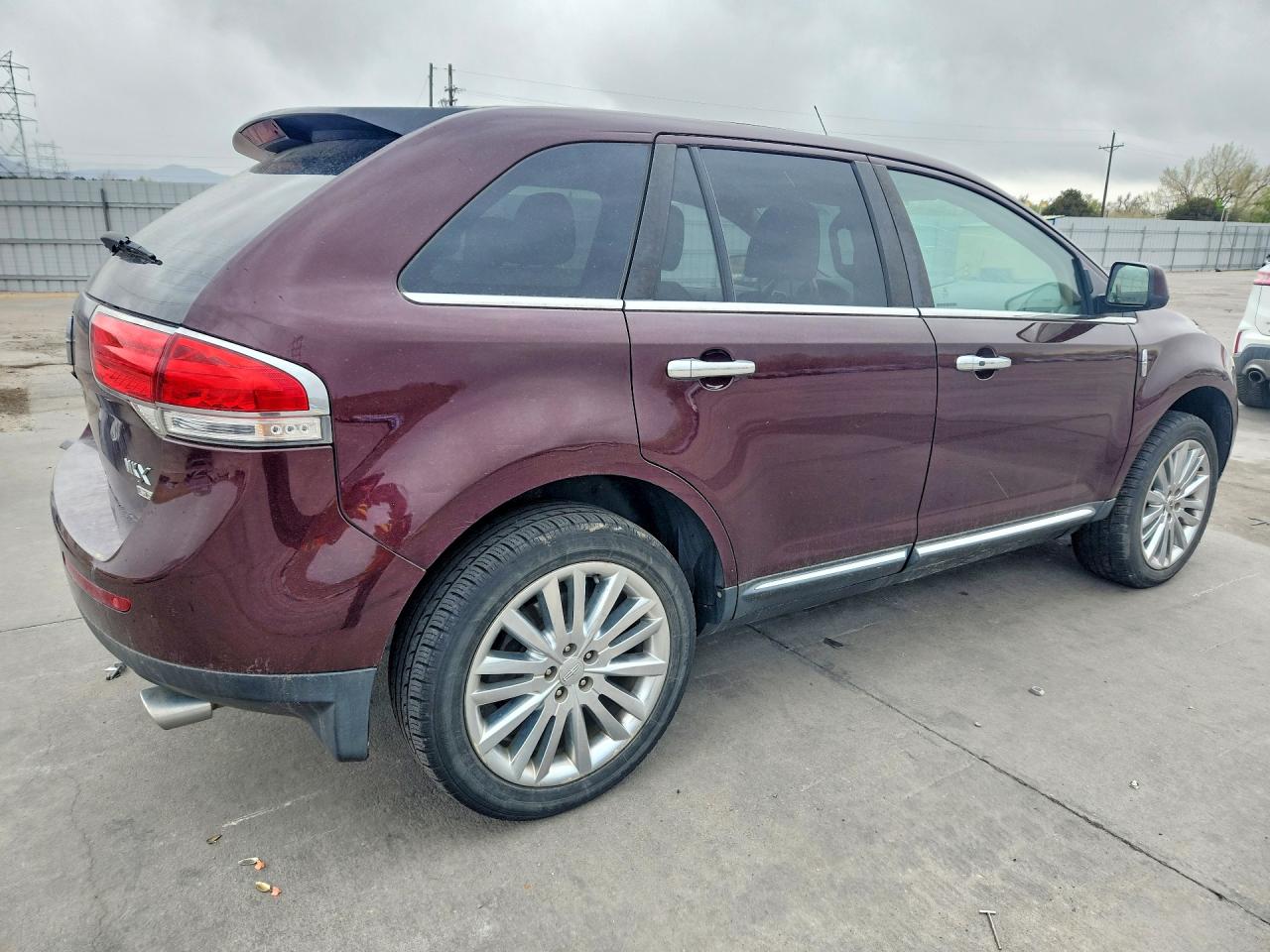 2011 Lincoln Mkx VIN 2LMDJ8JK9BBJ09829 photo 3