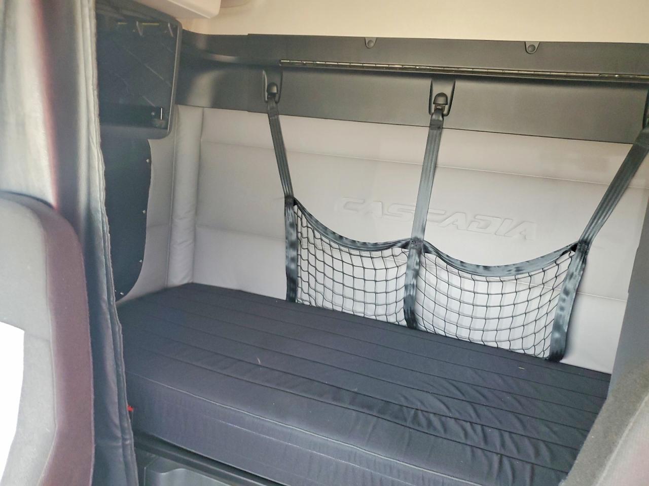 2019 FREIGHTLINER All other VIN 3AKJHHDR5KSLE9721 photo 6