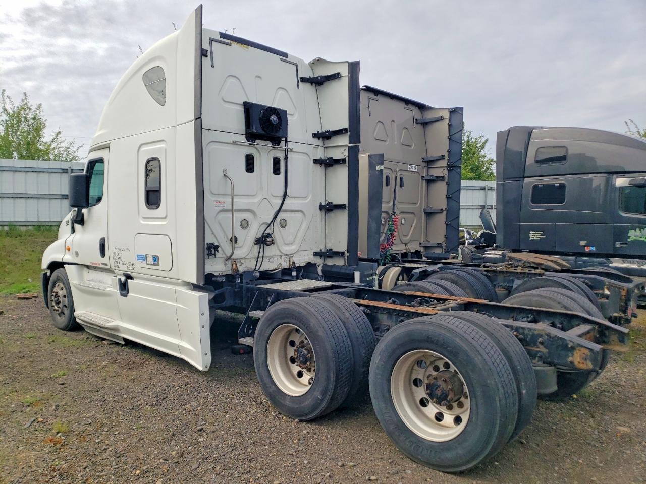 2016 FREIGHTLINER All other VIN 3AKJGLD54GSHJ9994 photo 3