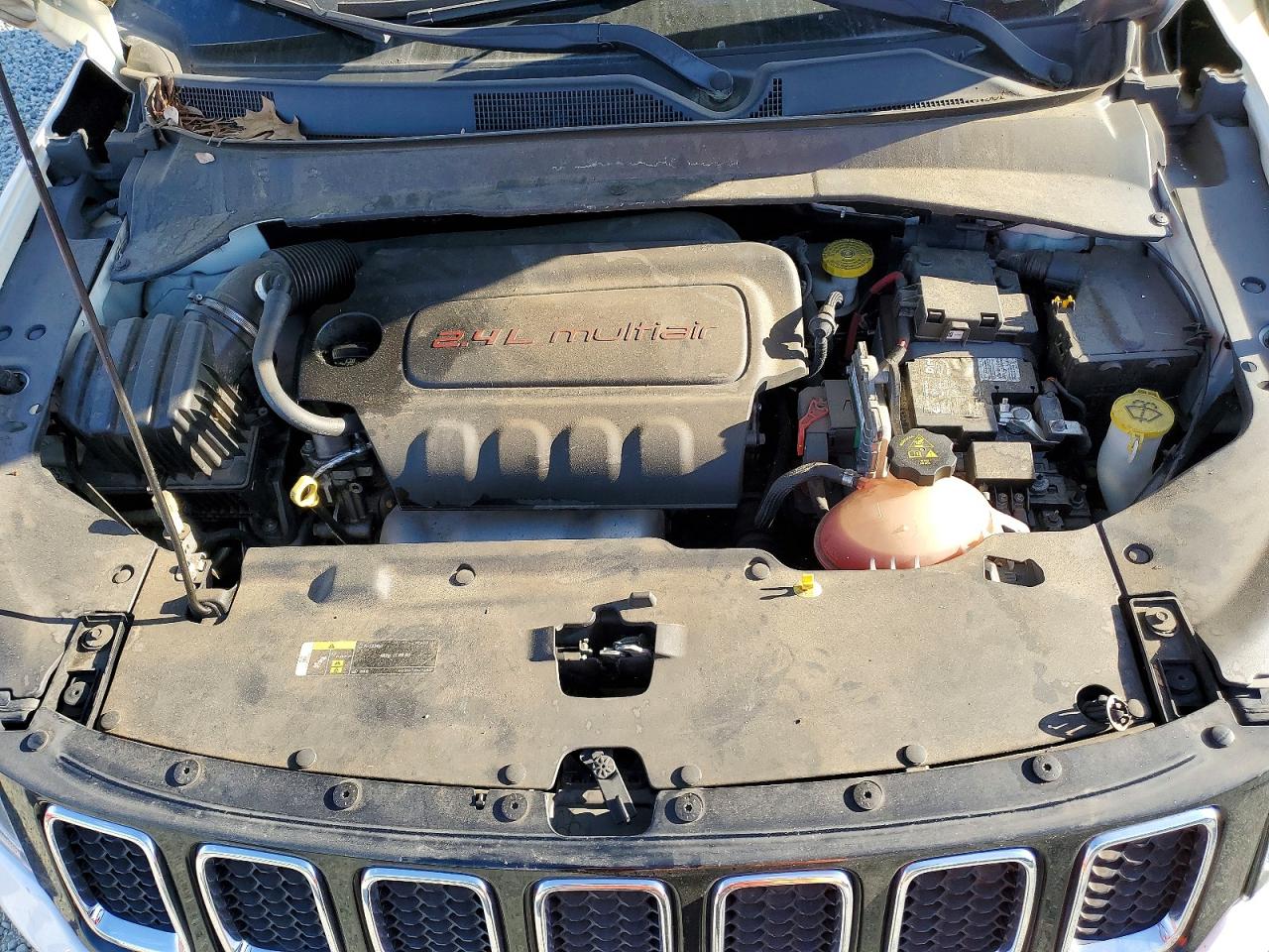 2018 Jeep Compass VIN 3C4NJCBB3JT166133 photo 11
