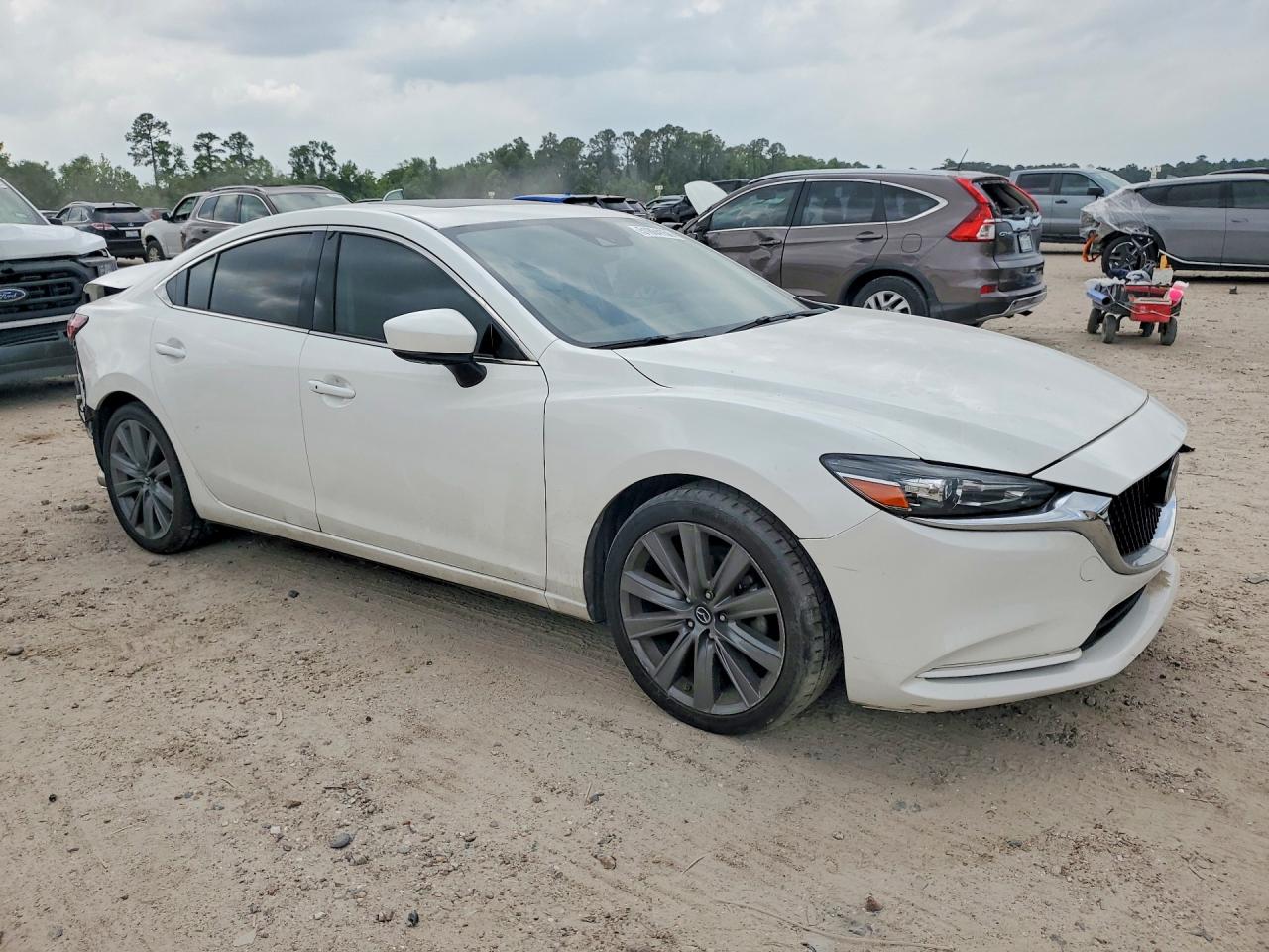 2019 Mazda 6 VIN JM1GL1VM3K1504076 photo 4