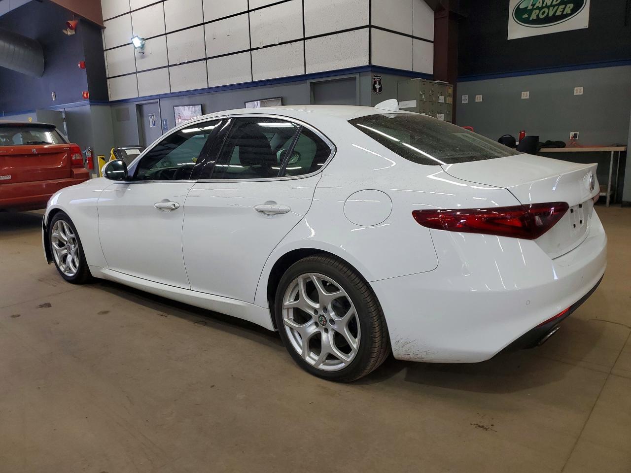 2018 Alfa Giulia VIN ZARFAECN6J7581451 photo 2