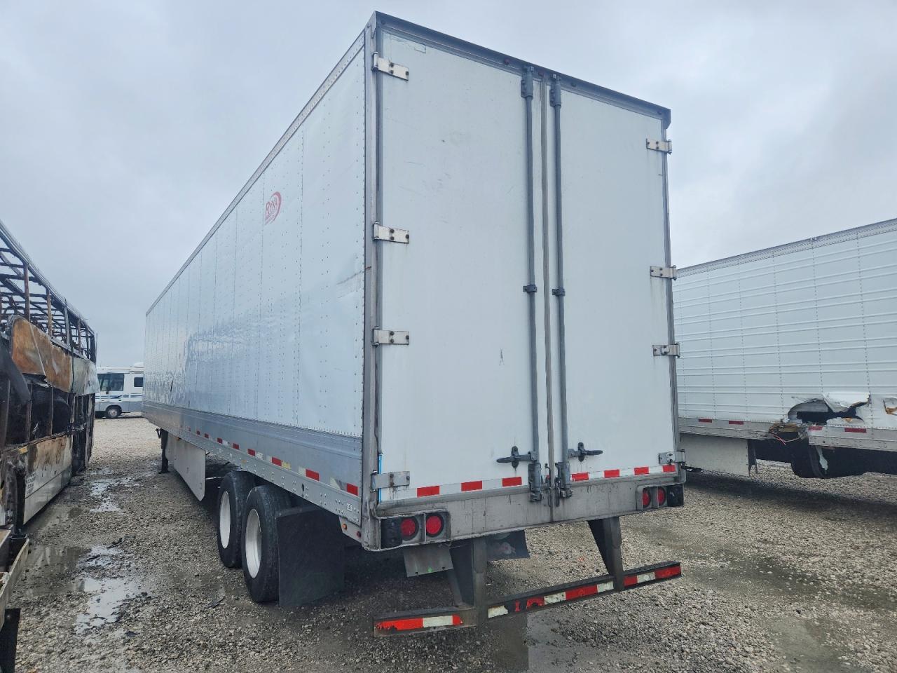 2019 UTILITY All models VIN 1UYVS2536K3490607 photo 3