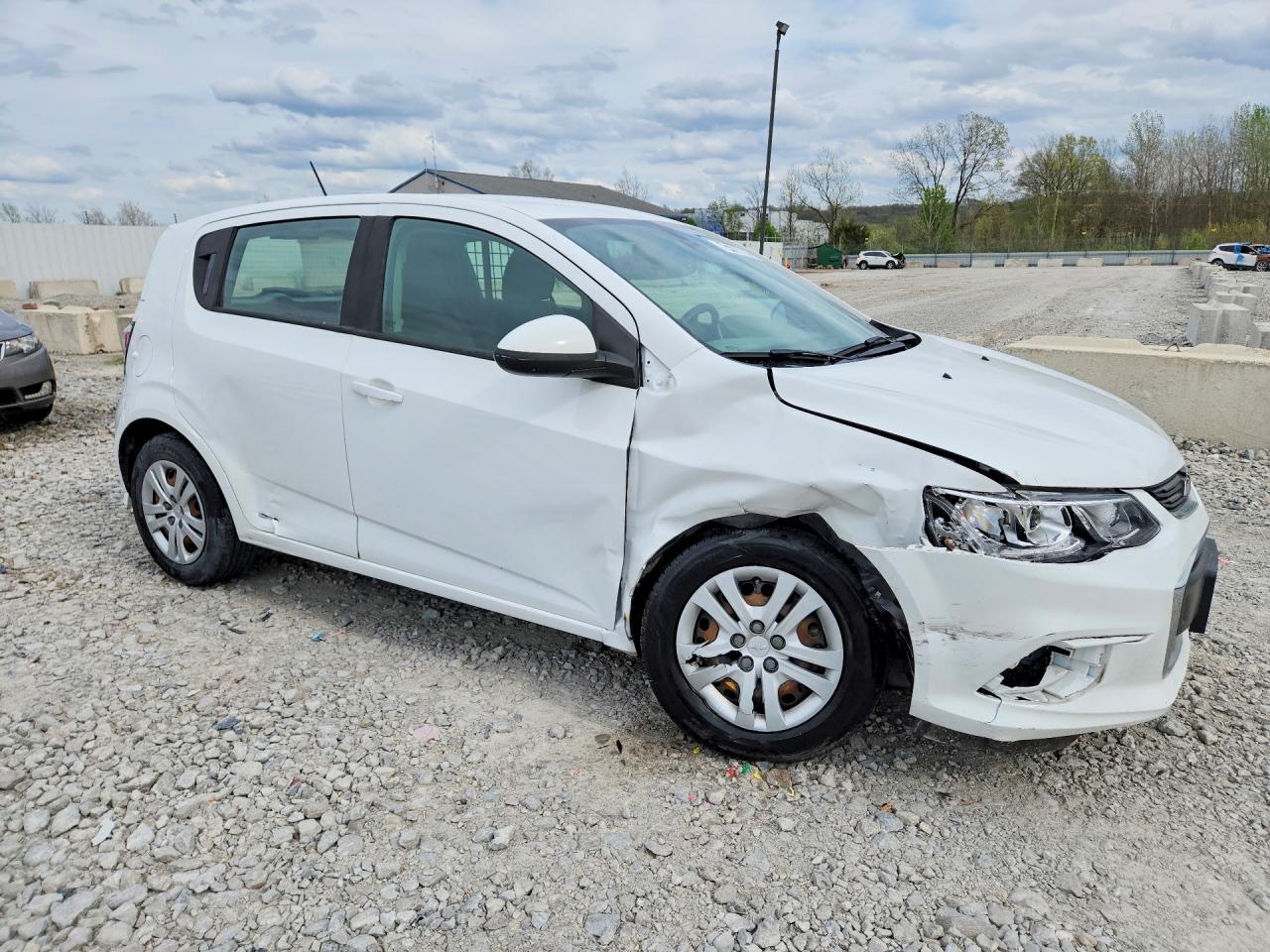 2020 CHEV Sonic VIN 1G1JG6SB7L4138920 photo 4
