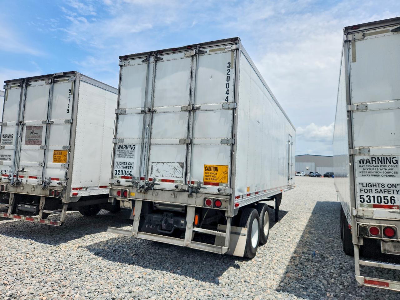 2015 UTILITY All models VIN 1UYVS2323FM245502 photo 4