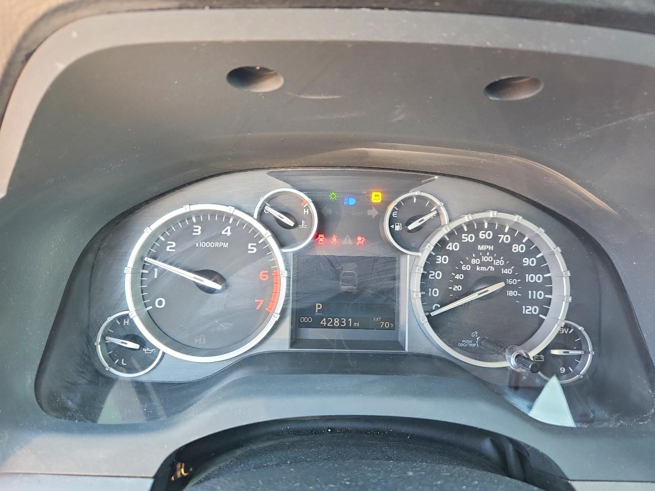 2016 Toyota Tundra VIN 5TFEM5F13GX097851 photo 9