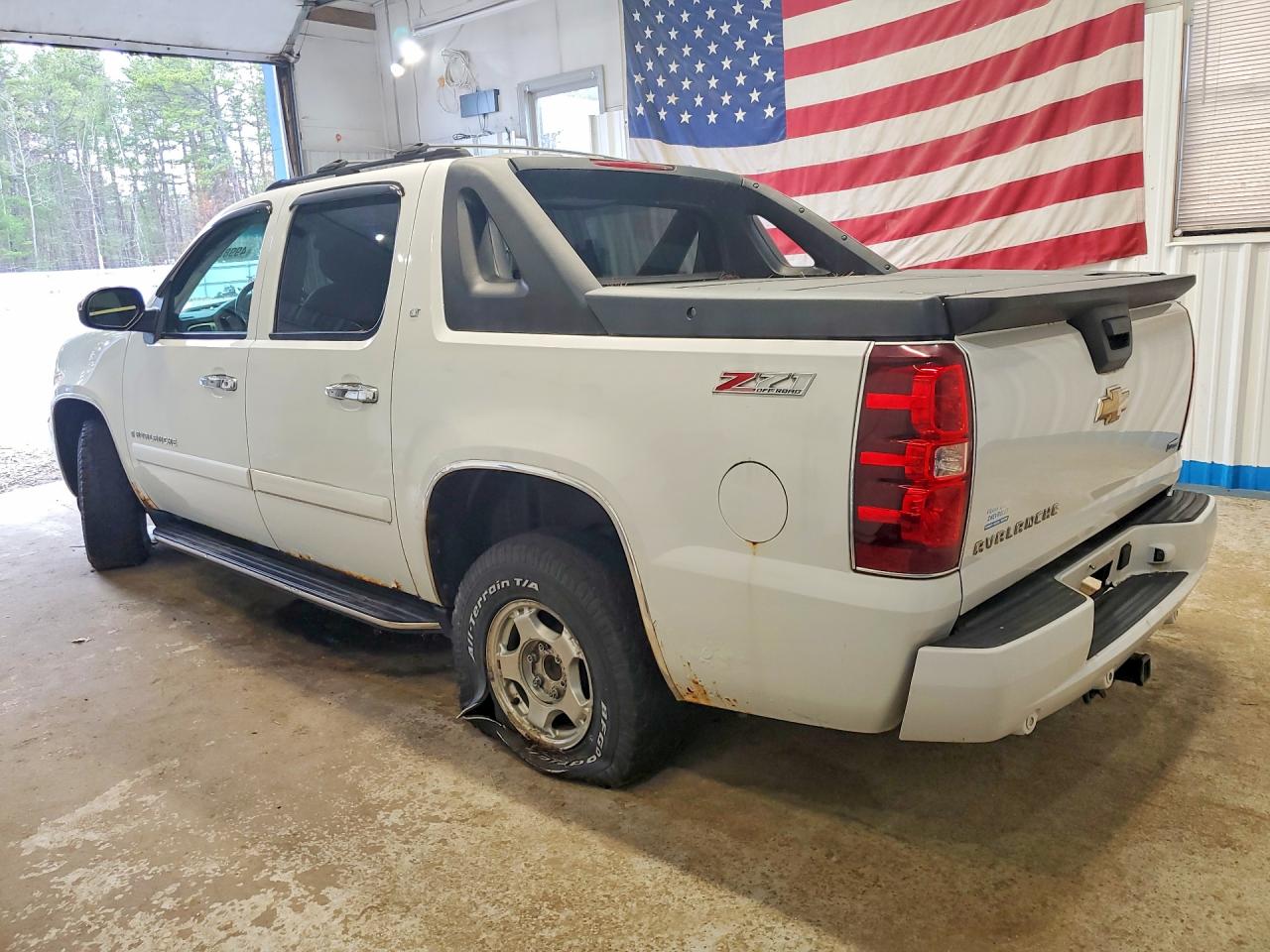 2007 CHEV Avalanche VIN 3GNFK12377G182360 photo 2