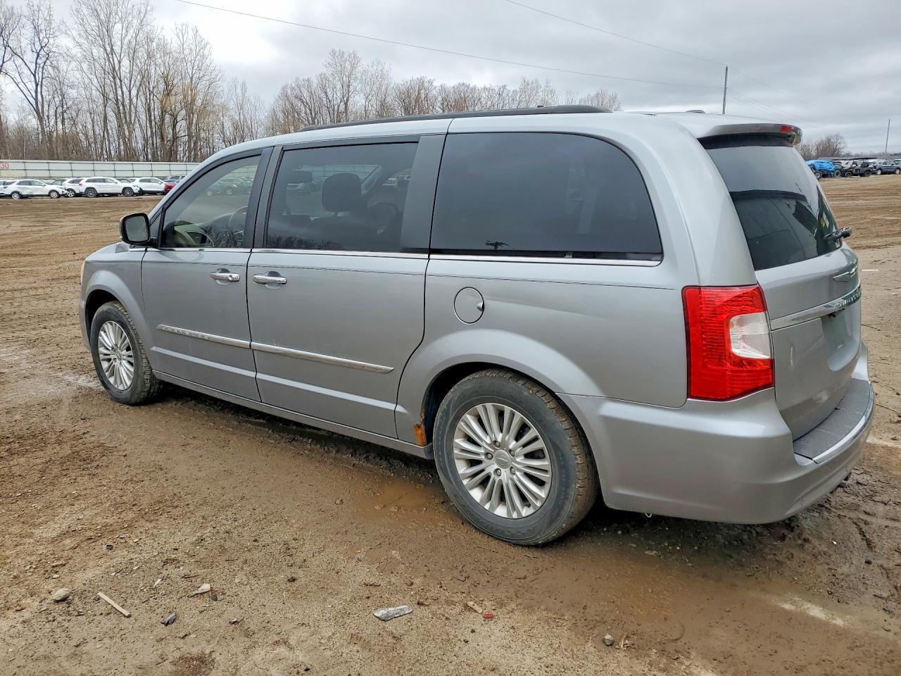 2013 Chrysler Minivan VIN 2C4RC1CG0DR659768 photo 2